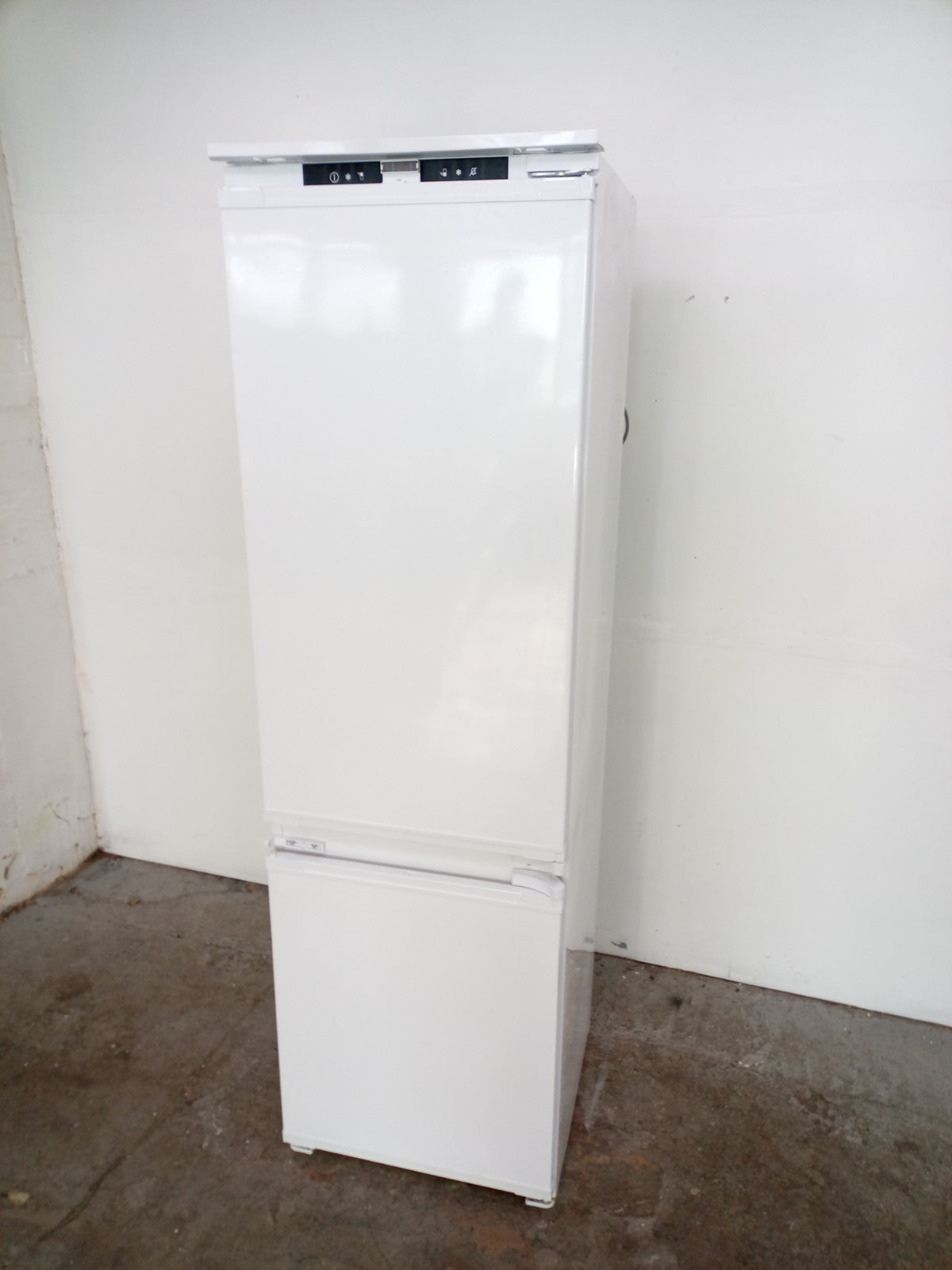 New Graded Beko KNE4554EVI Integrated 70/30 Fridge Freezer RRP £599 N9