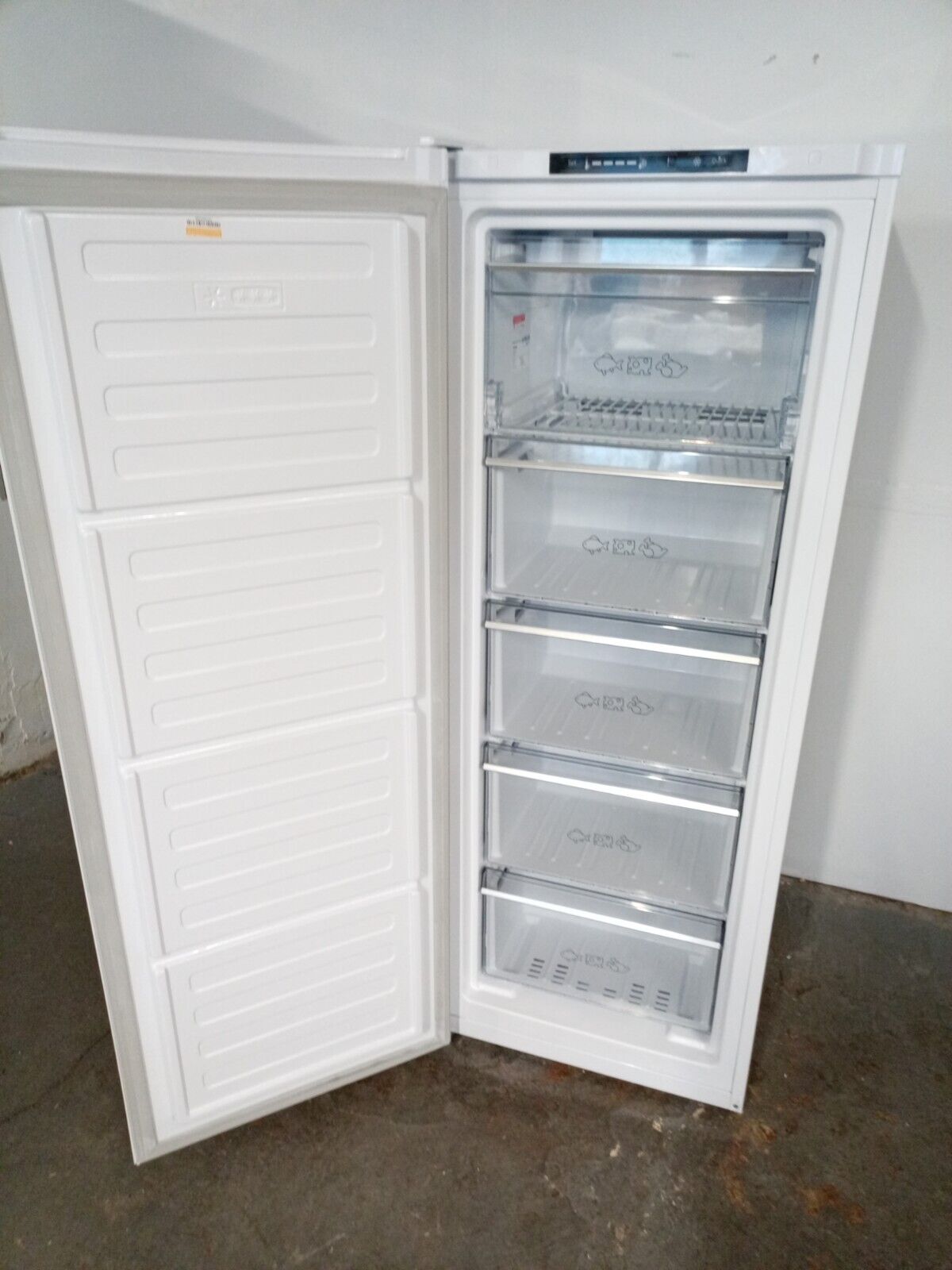 New Graded Beko FNT44550 Frost Free Freezer Outbuildings--RRP £519! X60 New Graded Beko FNT44550 Frost Free Freezer Outbuildings--RRP £519! X60
