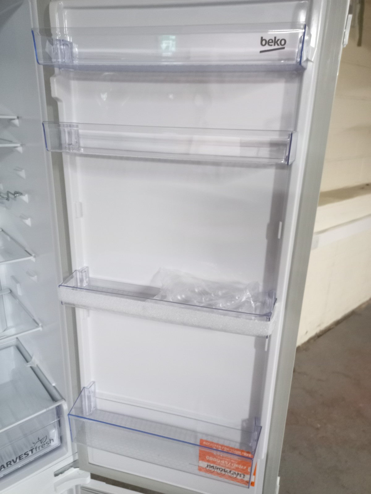 New Graded BEKO BCND4V973 193cm Integrated  70/30 Fridge Freezer RRP £719! D48 New Graded BEKO BCND4V973 193cm Integrated  70/30 Fridge Freezer RRP £719! D48