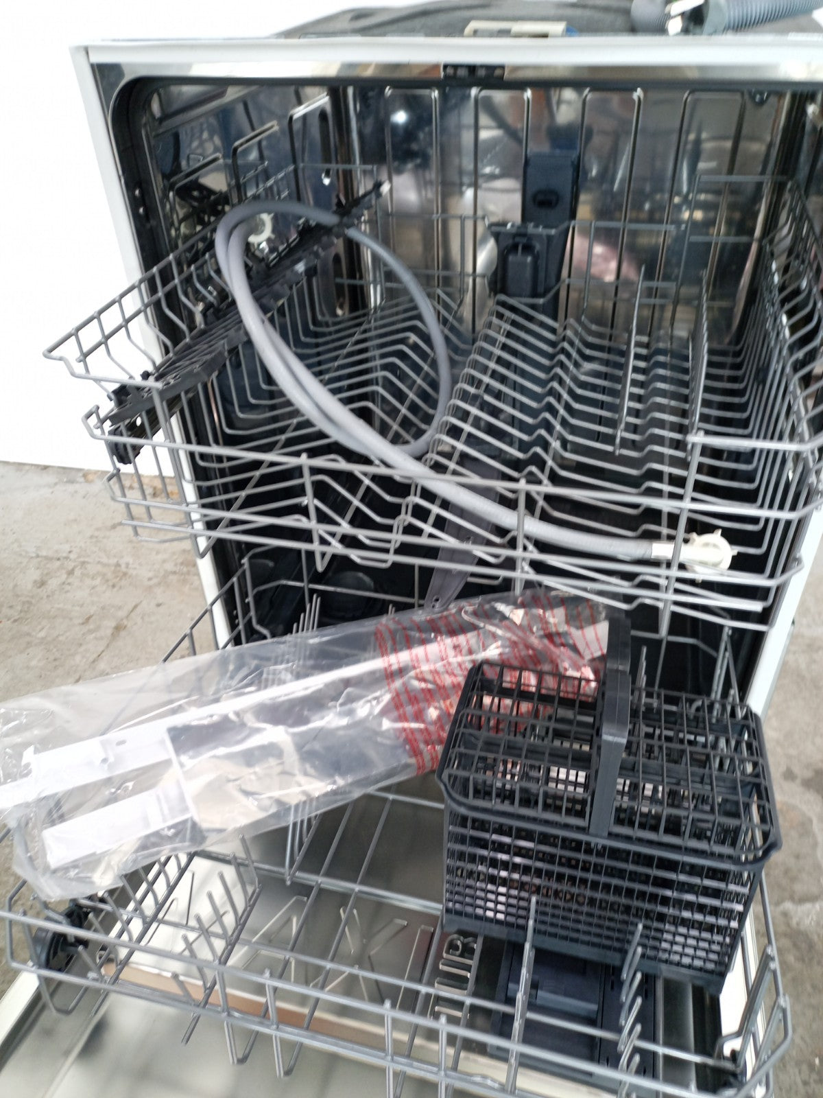 New Graded Candy C13E53E0W-80 Full-size Fully Integrated Dishwasher RRP £279 Y8