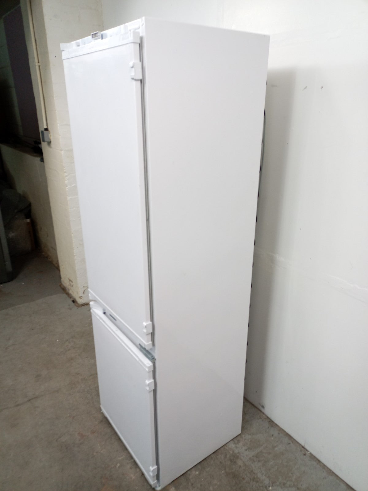 New Graded Beko BCFD4V73 Integrated  70/30 Fridge Freezer RRP £529 D5