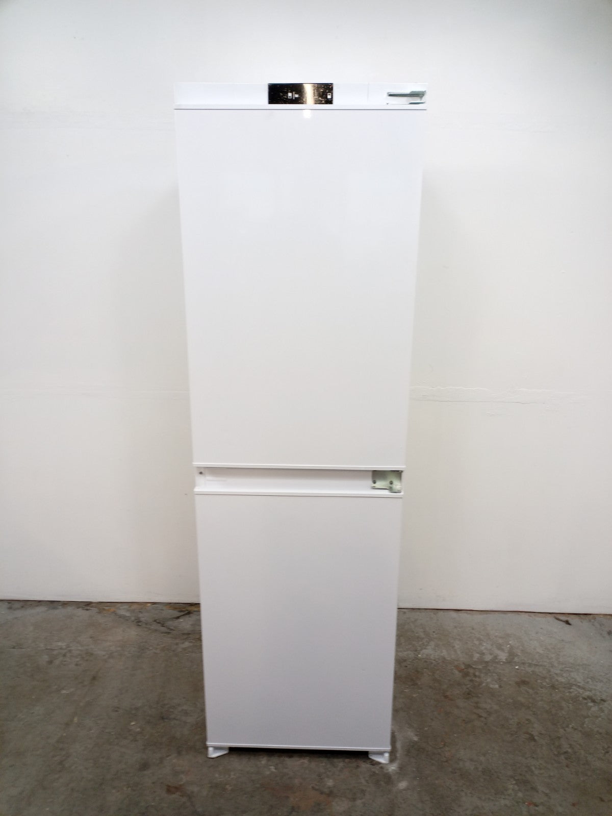 New Graded Kenwood KIFF5022 Integrated  50/50 Fridge Freezer RRP £399 UK Del M30