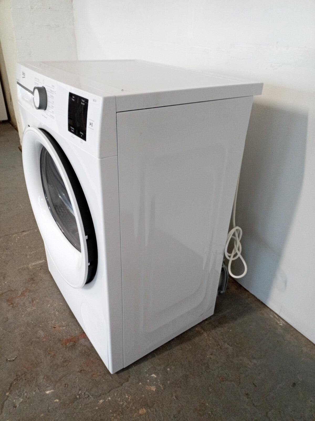 New Graded  Beko BM3T3823W 8kg Heat Pump Tumble Dryer RRP £449 D17