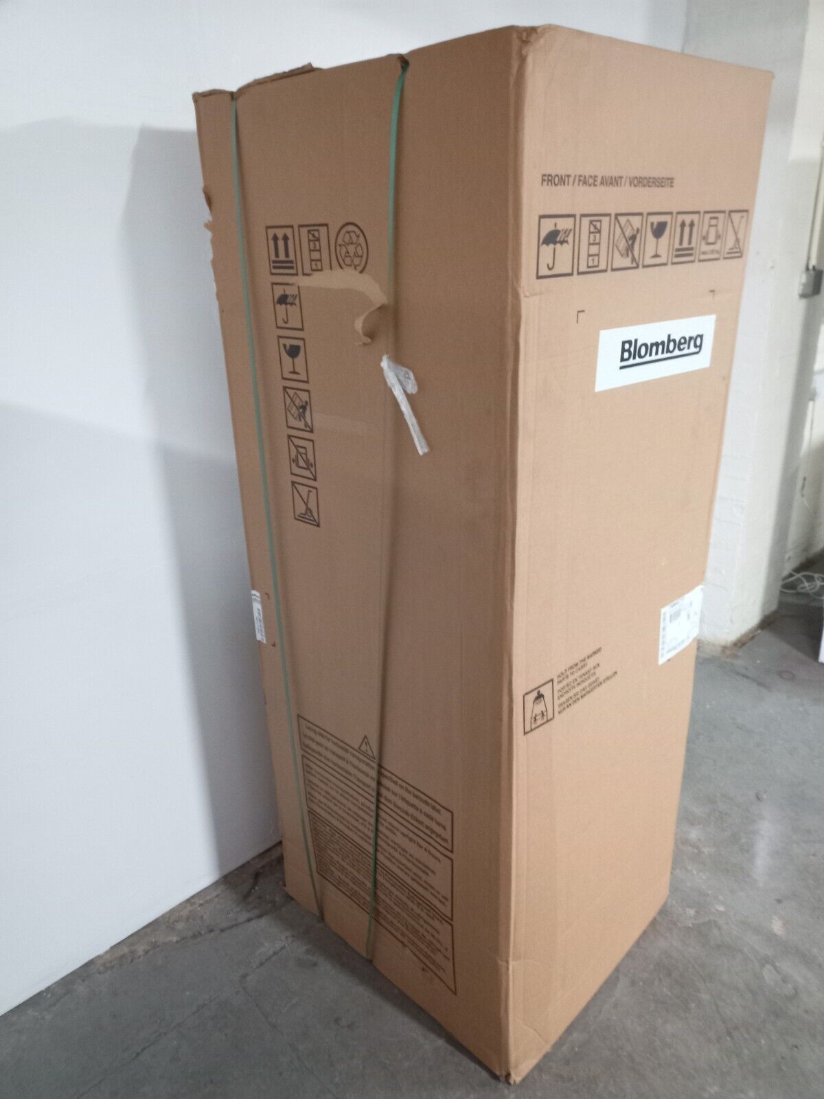 New Graded Beko FNM4671P Tall 256 ltr Freezer RRP £529 Suitable Outbuilding M29