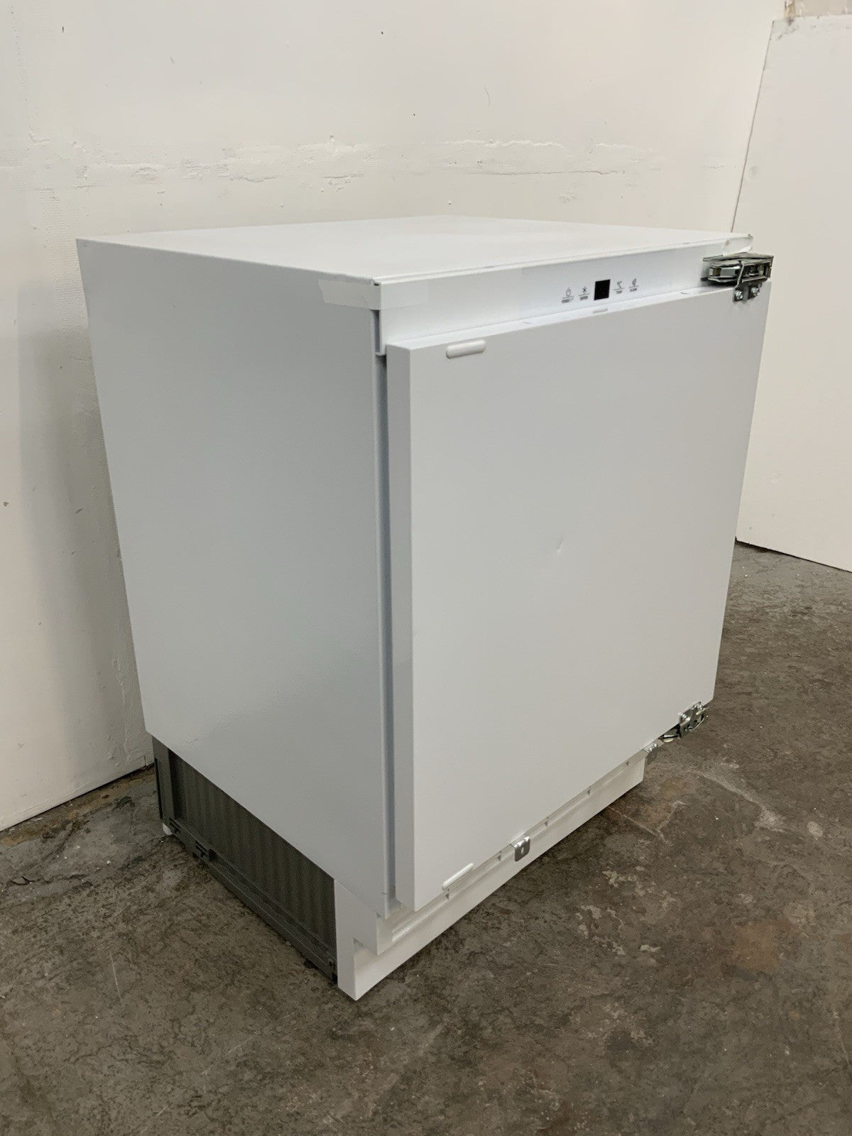 New Graded LOGIK LIL60W23 Integrated Undercounter Fridge Fixed Hinge RRP£239 R47