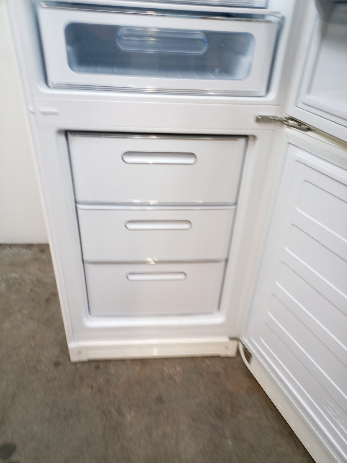 New Graded Retro White  Smeg FAB32RWH5UK 60/40 Fridge Freezer RRP£2099 S92