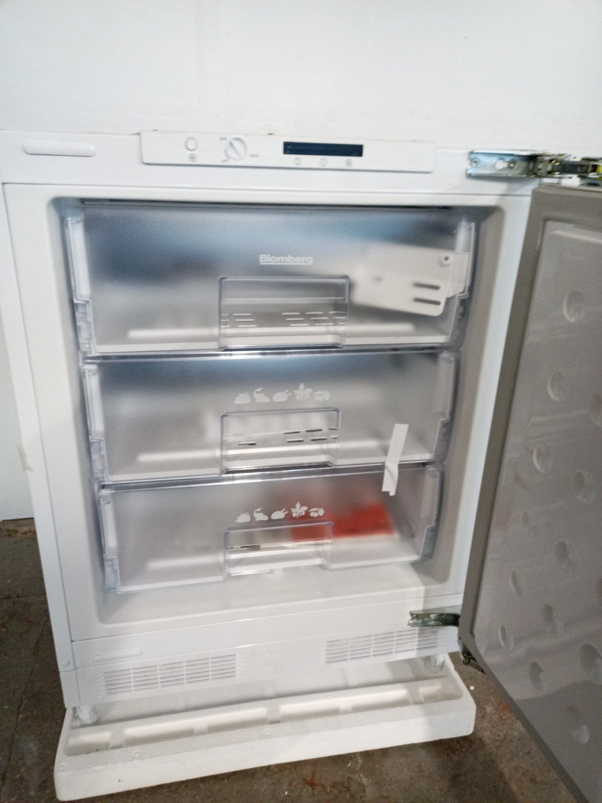 New Beko FSE1654IU  Integrated Undercounter Freezer  -UK Del RRP£400 H91