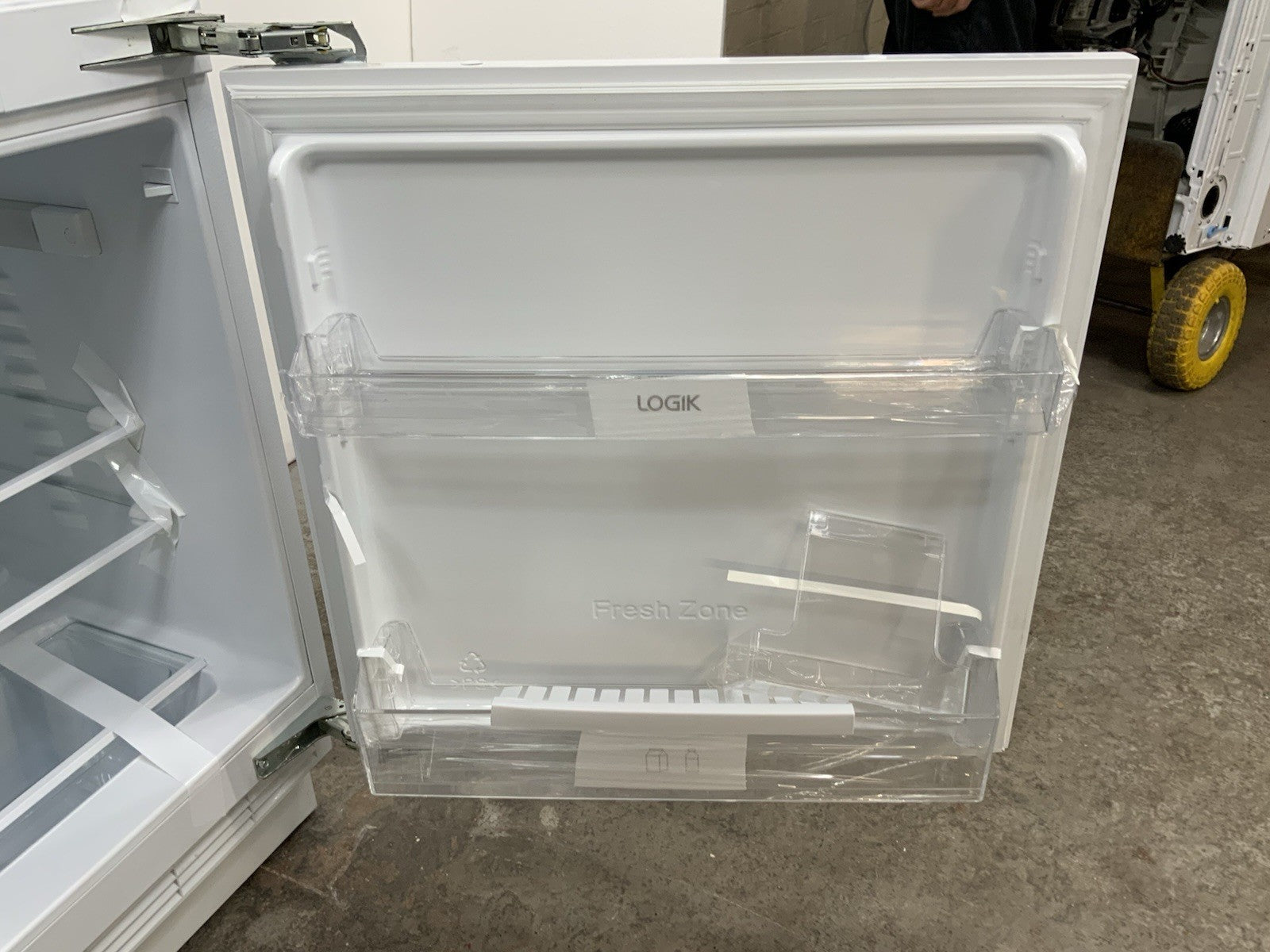 New Graded LOGIK LIL60W23 Integrated Undercounter Fridge Fixed Hinge RRP£239 R47