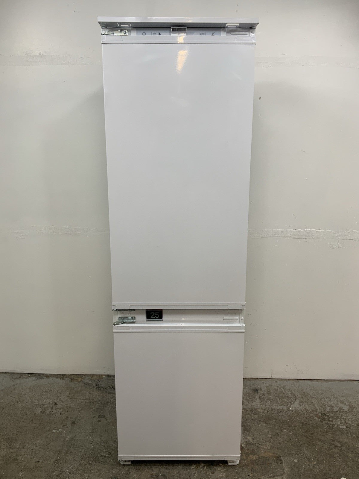 New Graded Beko BCFD4V73 Integrated  70/30 Fridge Freezer RRP £529 R11