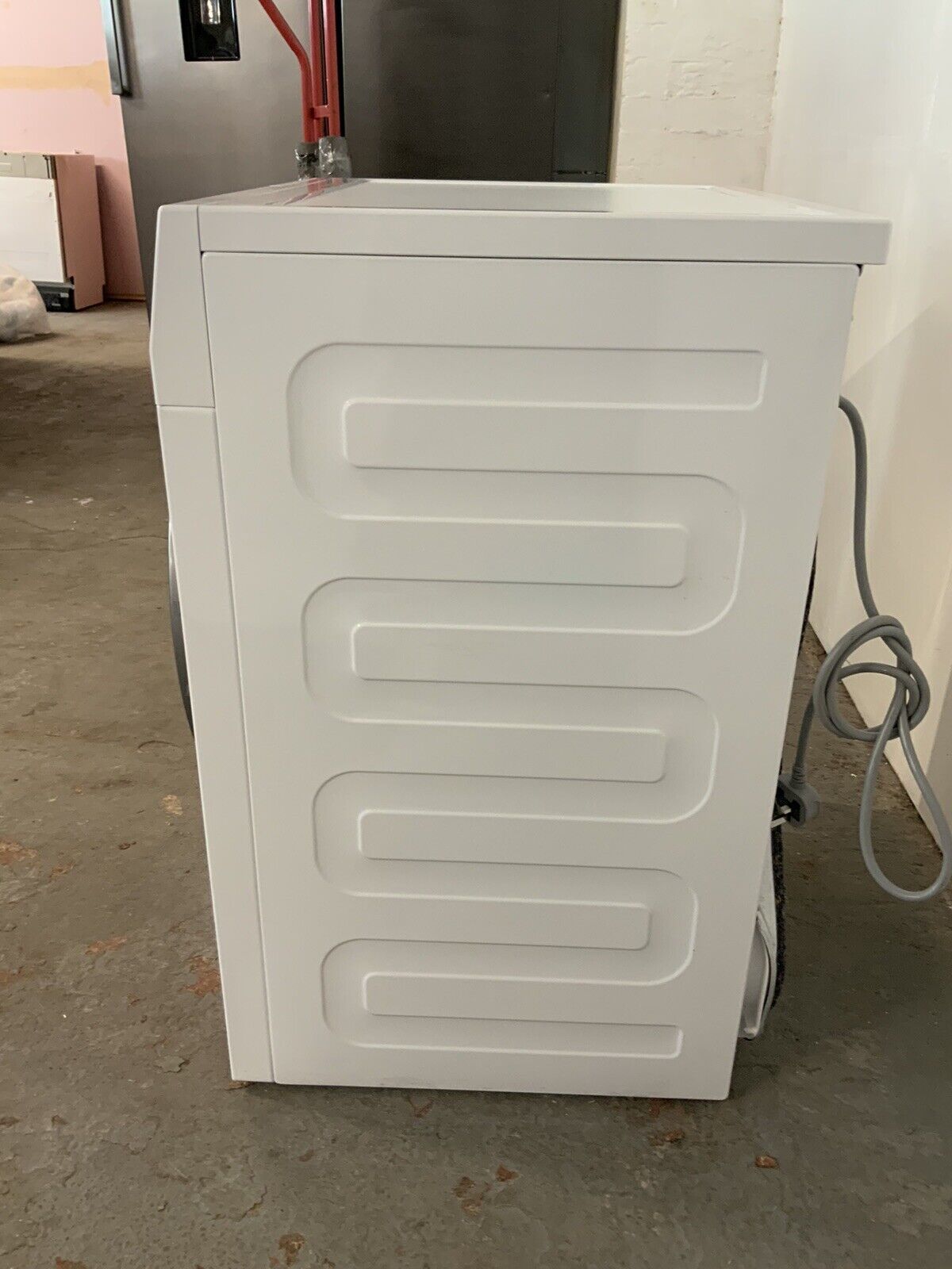 New Graded Blomberg LTK28021W 8kg Condenser Tumble Dryer D18