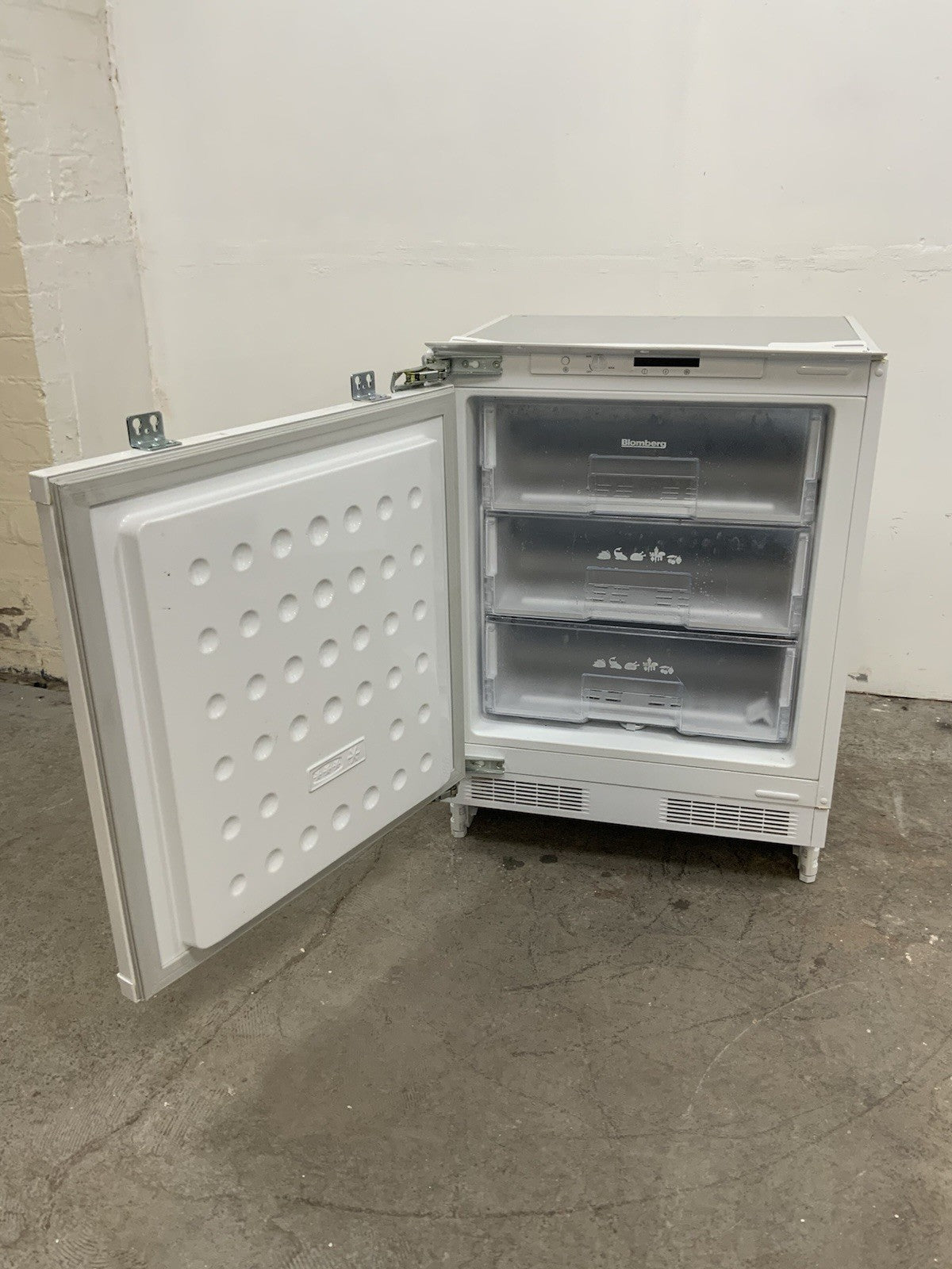 New Graded Beko FSE1654IU Integrated Undercounter Fridge Icebox RRP£399 K88