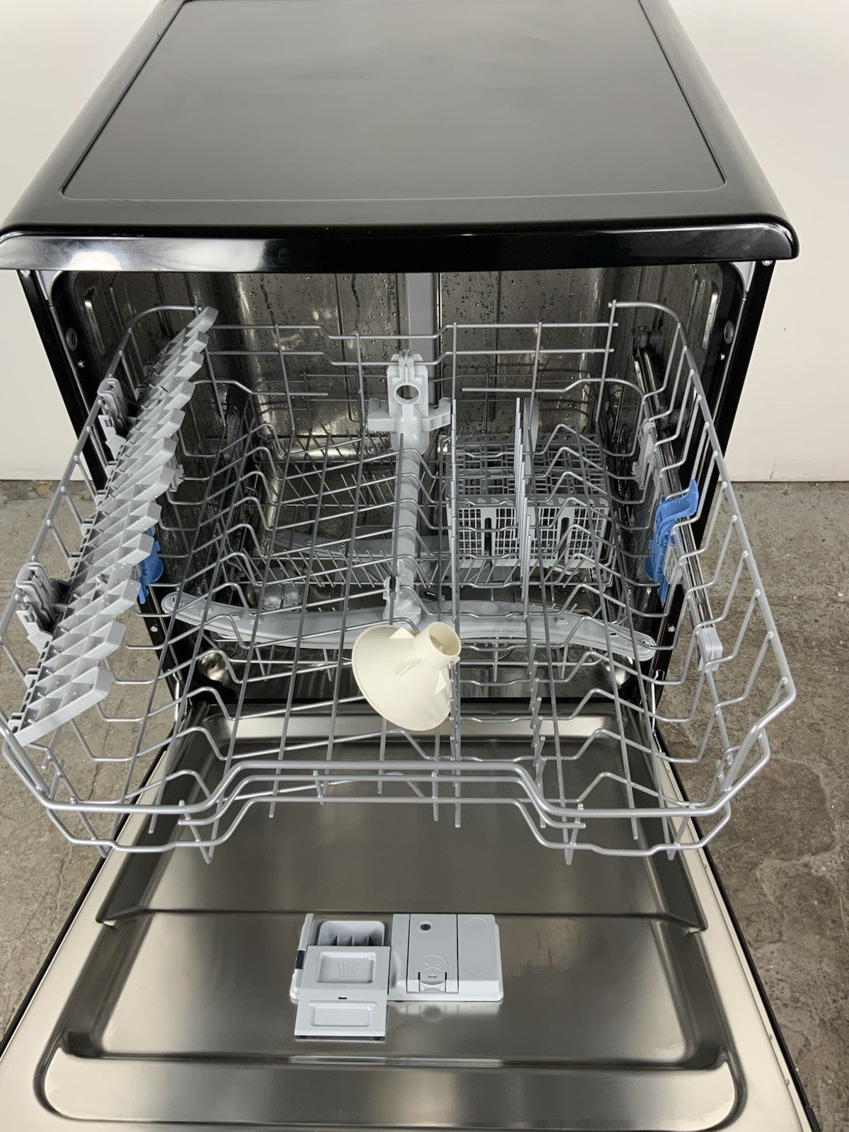 New Graded Black Indesit D2FHK26BUK  Full Size Dishwasher RRP£299 F43