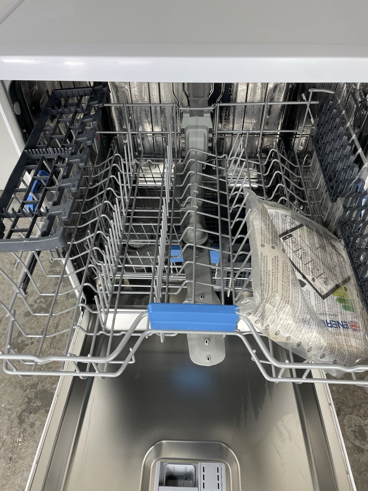 New Graded White BEKO BDFN15430W Pro HygieneIntense  Full-size Dishwasher F52