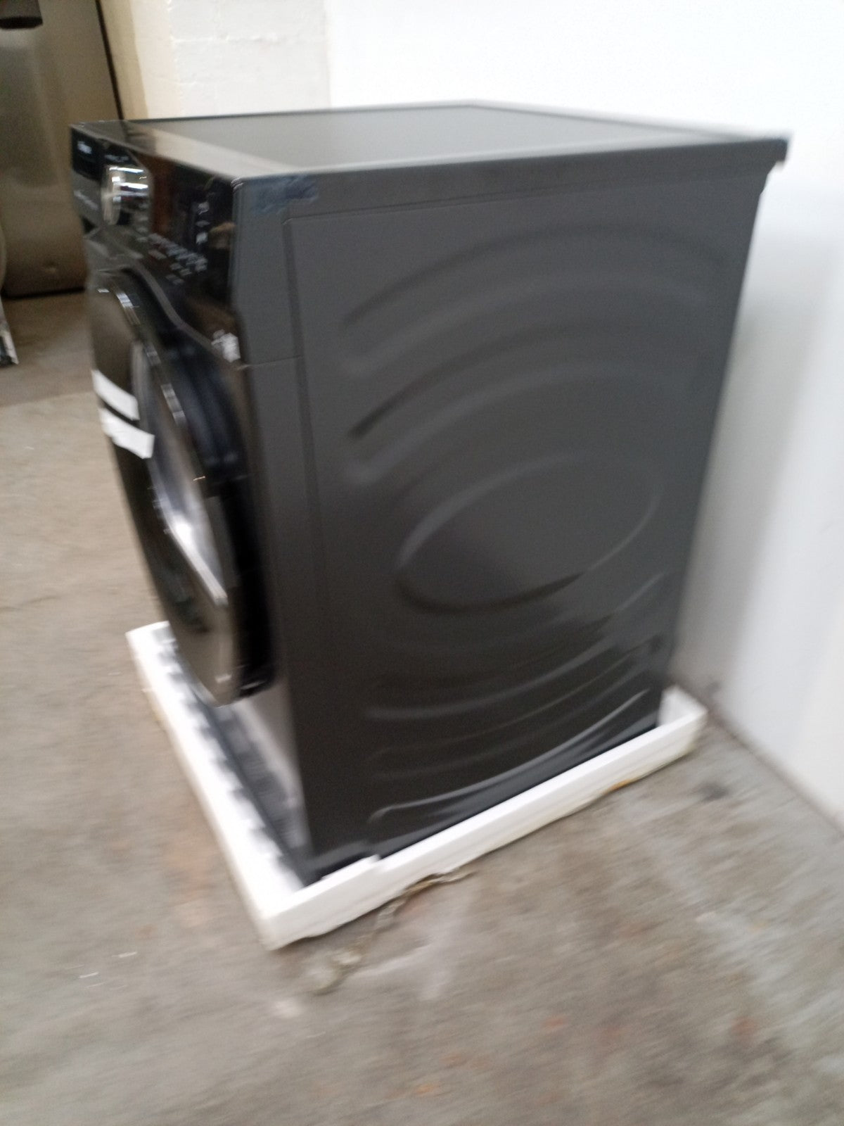 New Boxed Hisense DH3S902BB3 9Kg Heat Pump Dryer A+++ Black RRP£549 M23