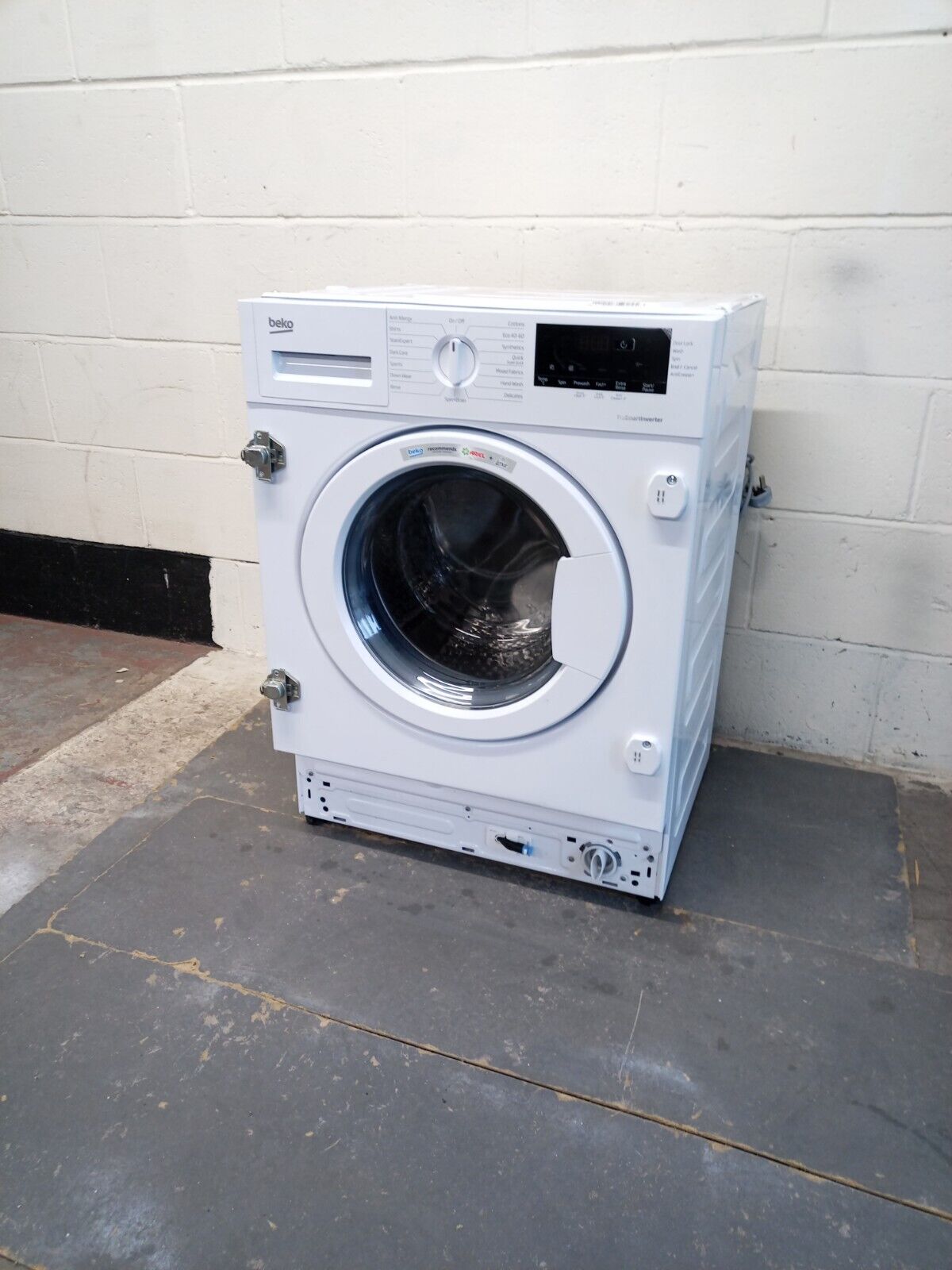 New Graded Beko WTIK7211 Integrated 7 kg 1200 Spin Washing Machine J2