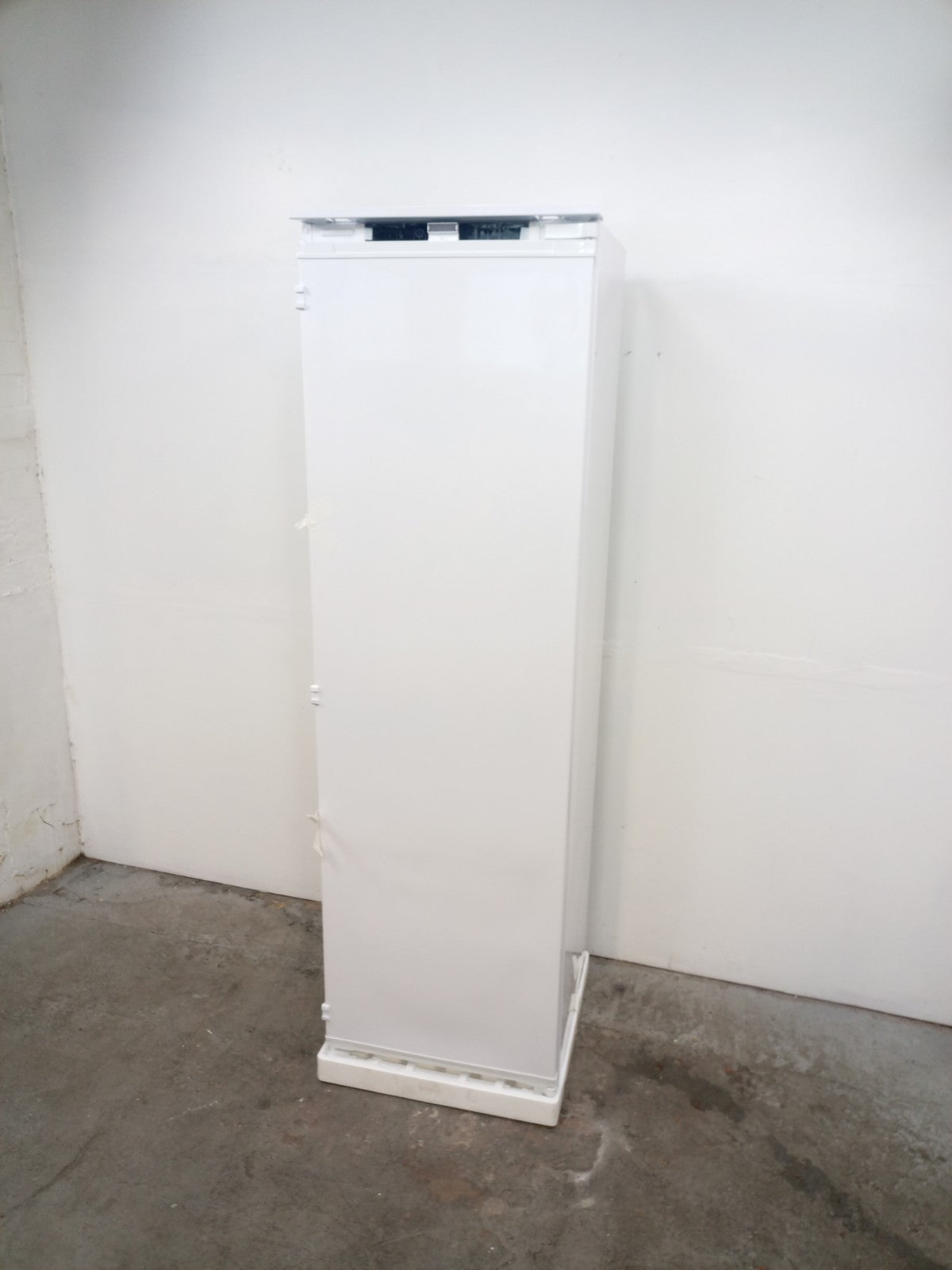 New Graded Beko FNT4454I Integrated Tall  Freezer RRP £679 UK Del M30
