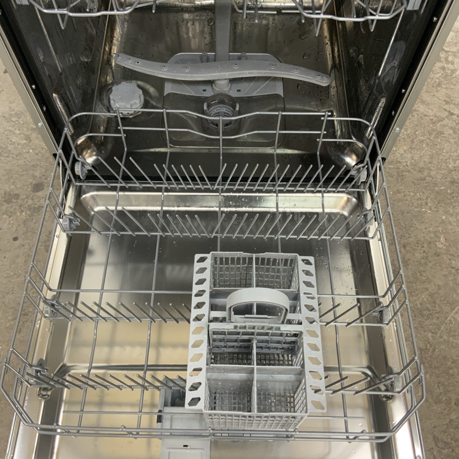 New Graded Hotpoint Full Size Integrated Dishwasher H21HKD525uk 14PLC Set  R3