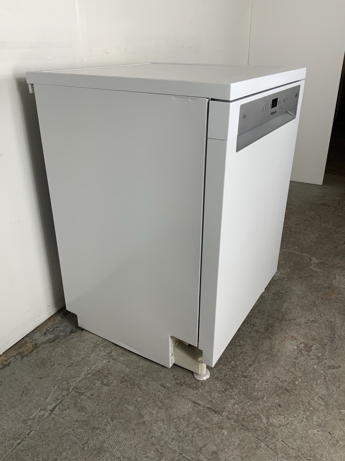 New Graded HOTPOINT Maxi Space H7FHP33UK Full-size Dishwasher - White F46