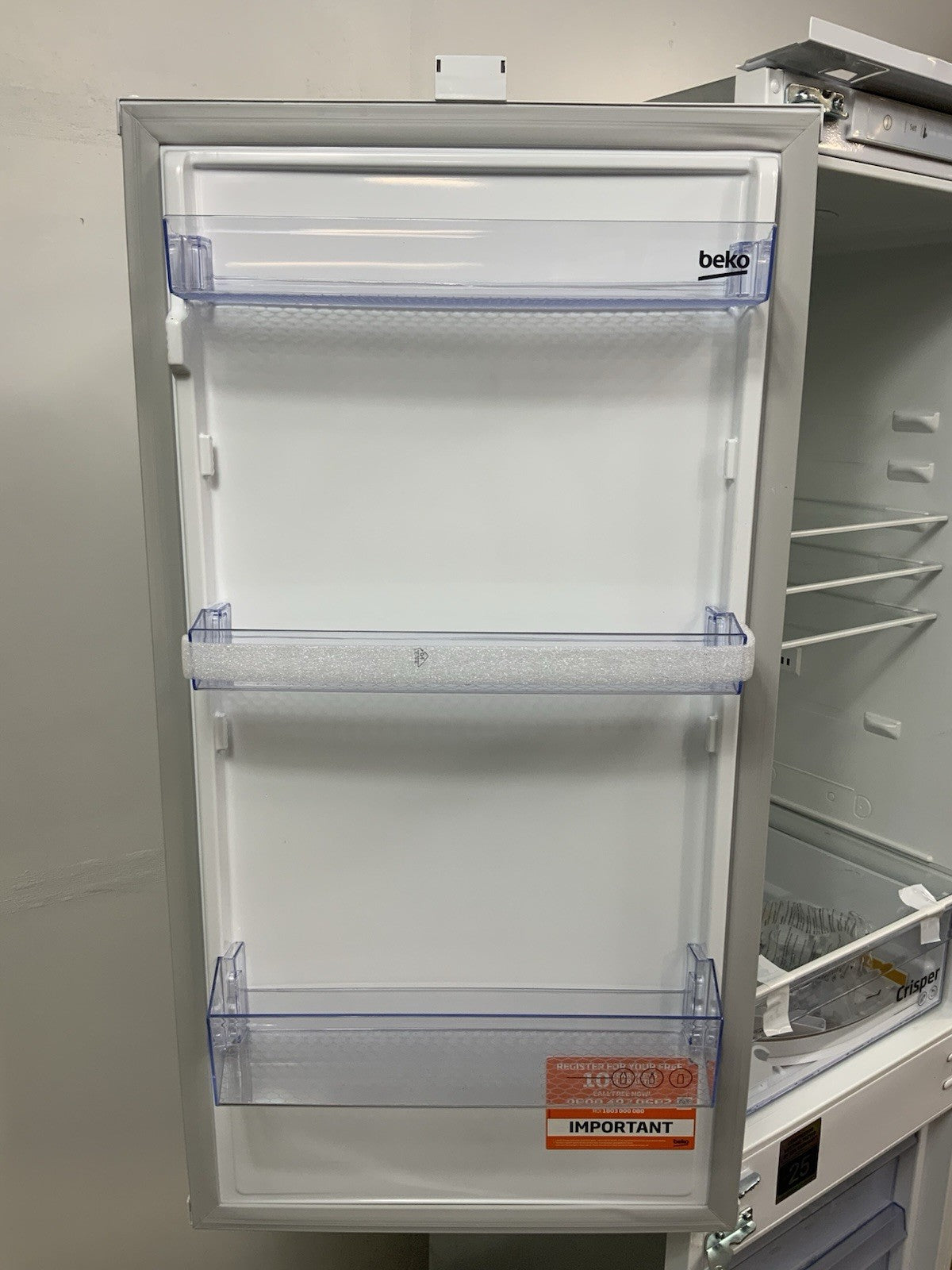 New Graded Beko BCFD4V73 Integrated  70/30 Fridge Freezer RRP £529 R11