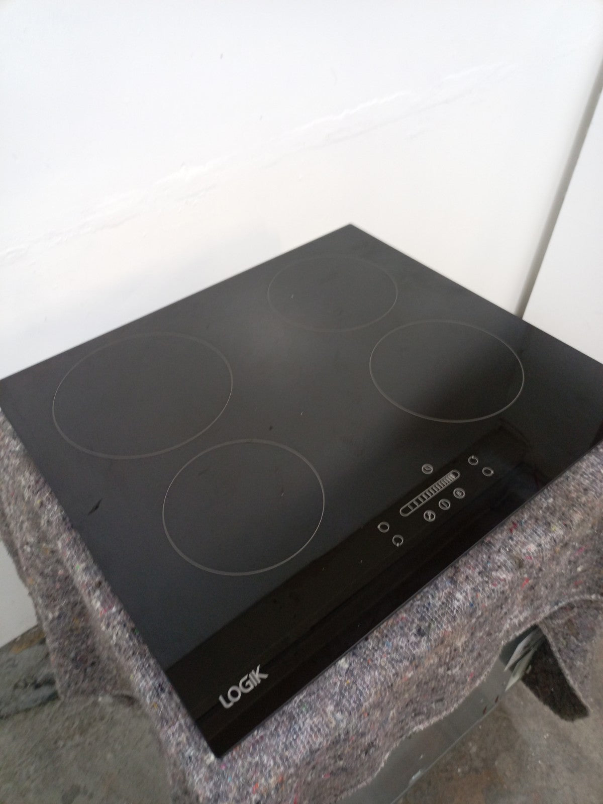 New Graded Logik  LINDHOB23 59 cm Ceramic Induction Hob - Black RRP£379 N71
