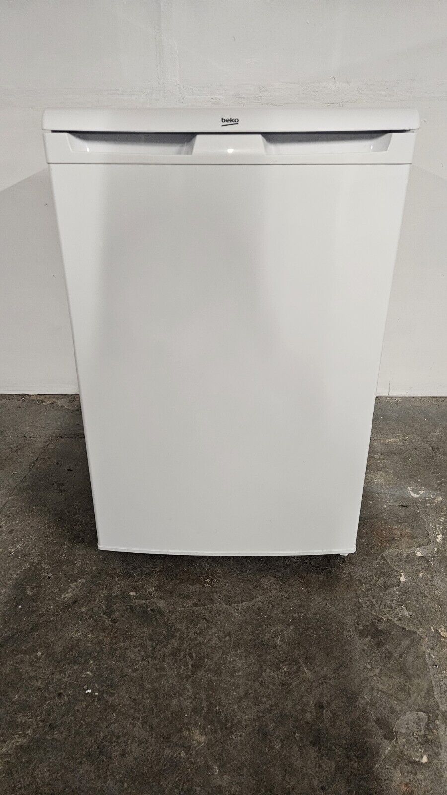 New Graded BEKO UFF4584W Undercounter Freezer - White RRP £259 (R1)