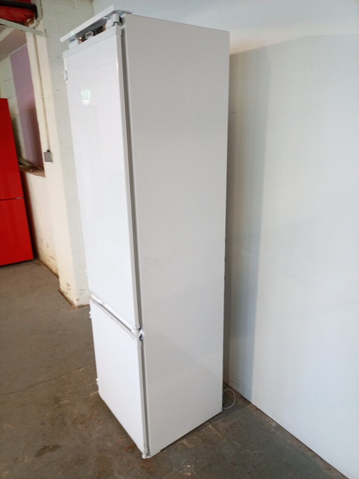New Graded BEKO BCND4V973 193cm Integrated  70/30 Fridge Freezer RRP £719! T15