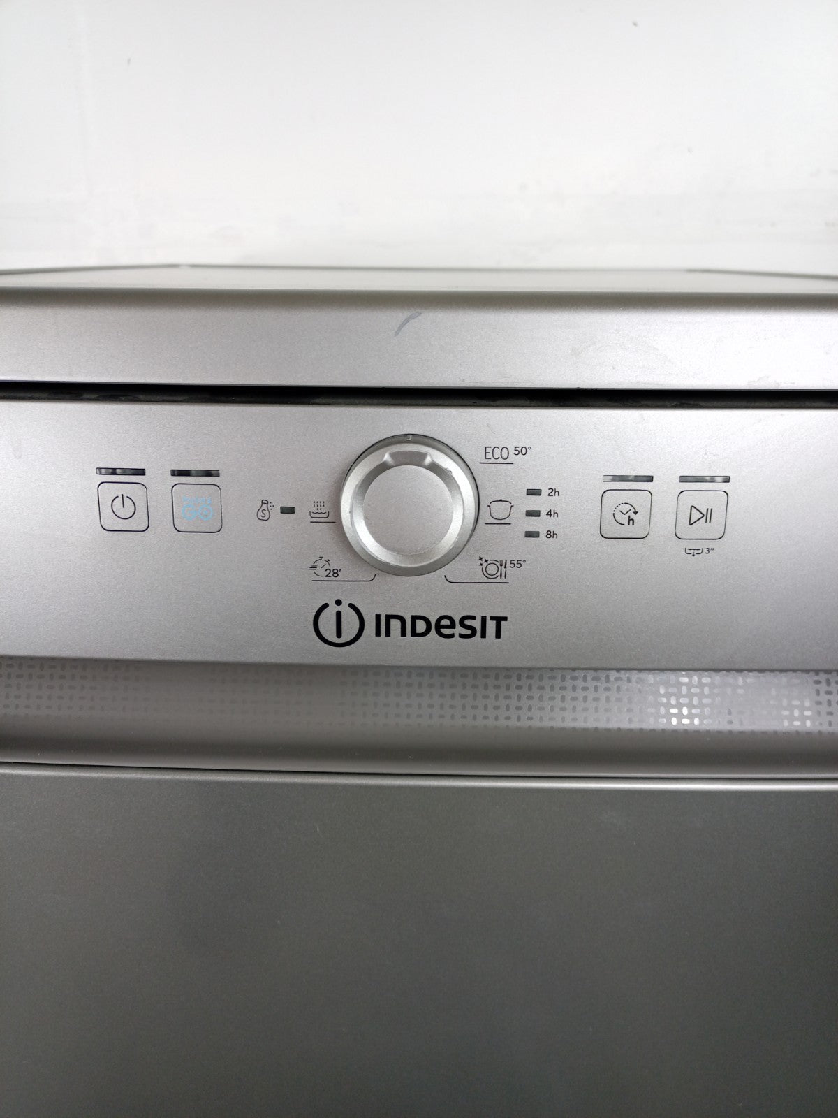New Graded Silver Indesit D2FHK26SUK  Full Size Dishwasher RRP£299 P81
