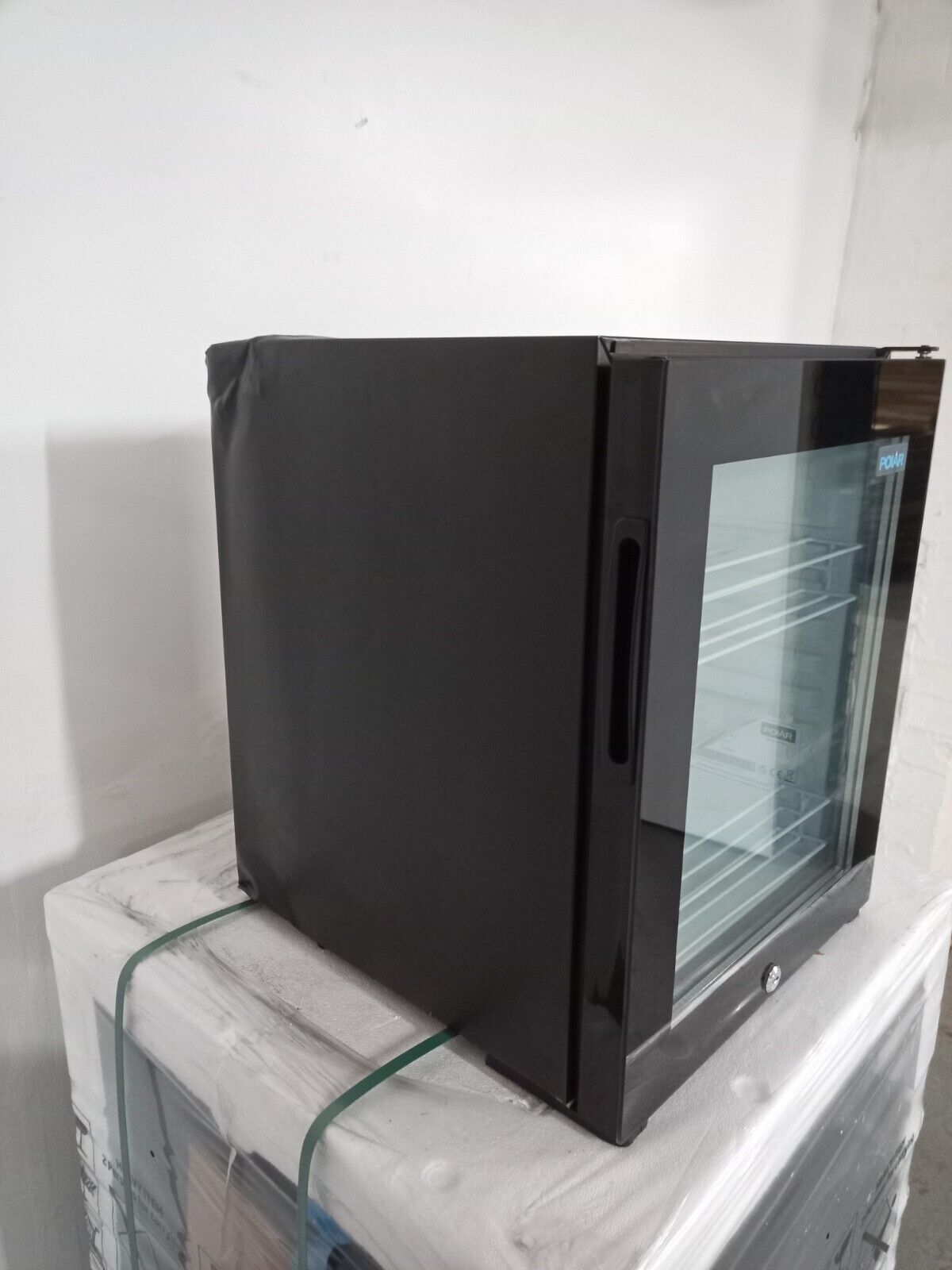 New Graded Black Polar GE819  Table Top  Bottle Drinks Display Fridge N16