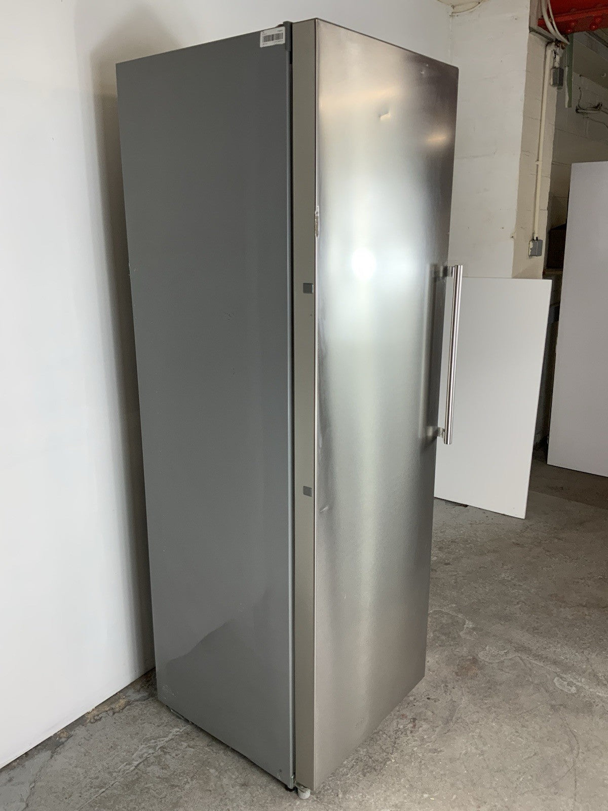 Used CDA FF880SC 60cm Wide Frost Free Freestanding Upright Freezer F60