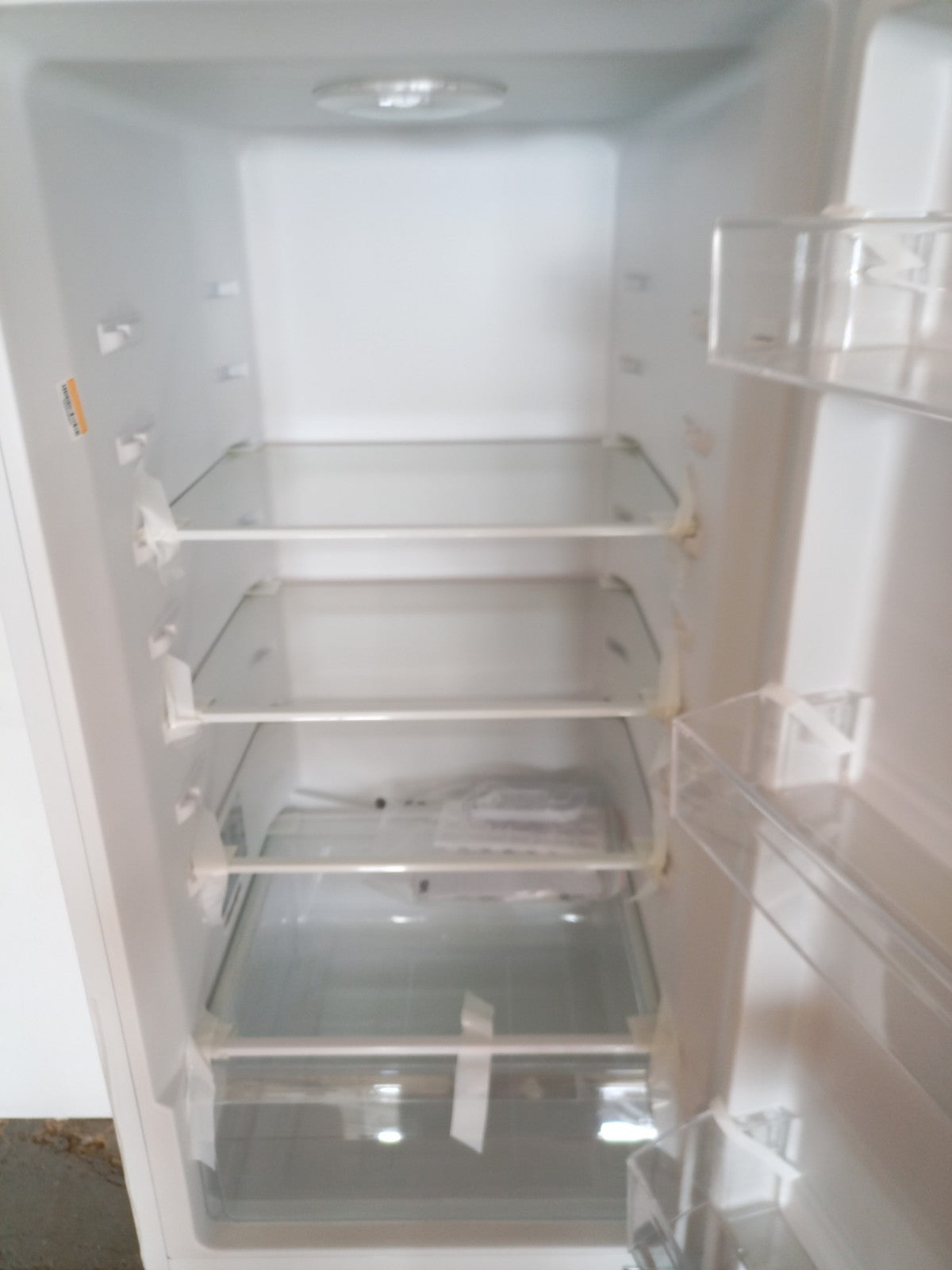 New Graded White SIA SFF17855WE Freestanding  Fridge Freezer RRP£320  H92