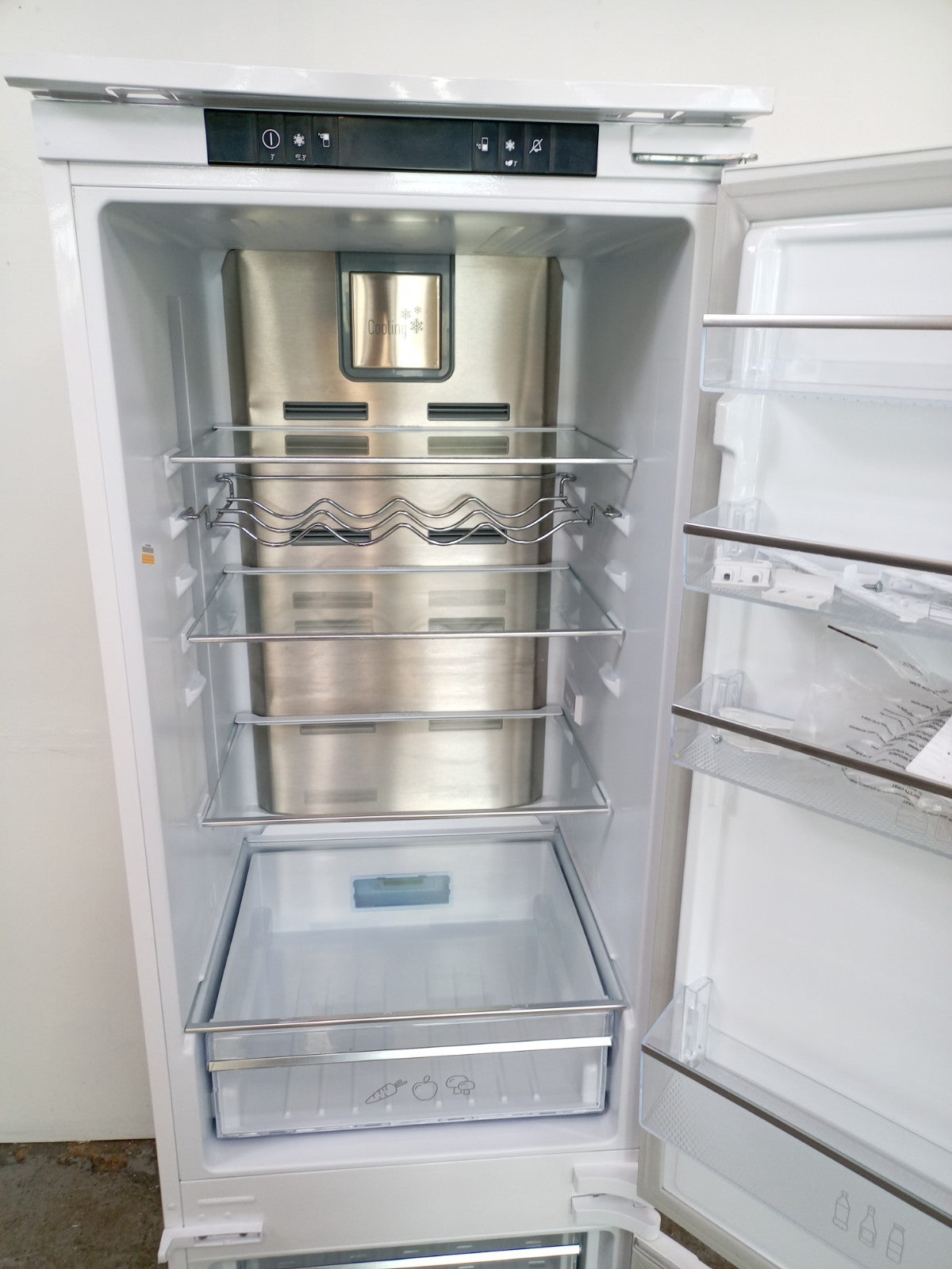 New Graded Beko KNE4554EVI  Integrated  70/30 Fridge Freezer RRP £599 N9