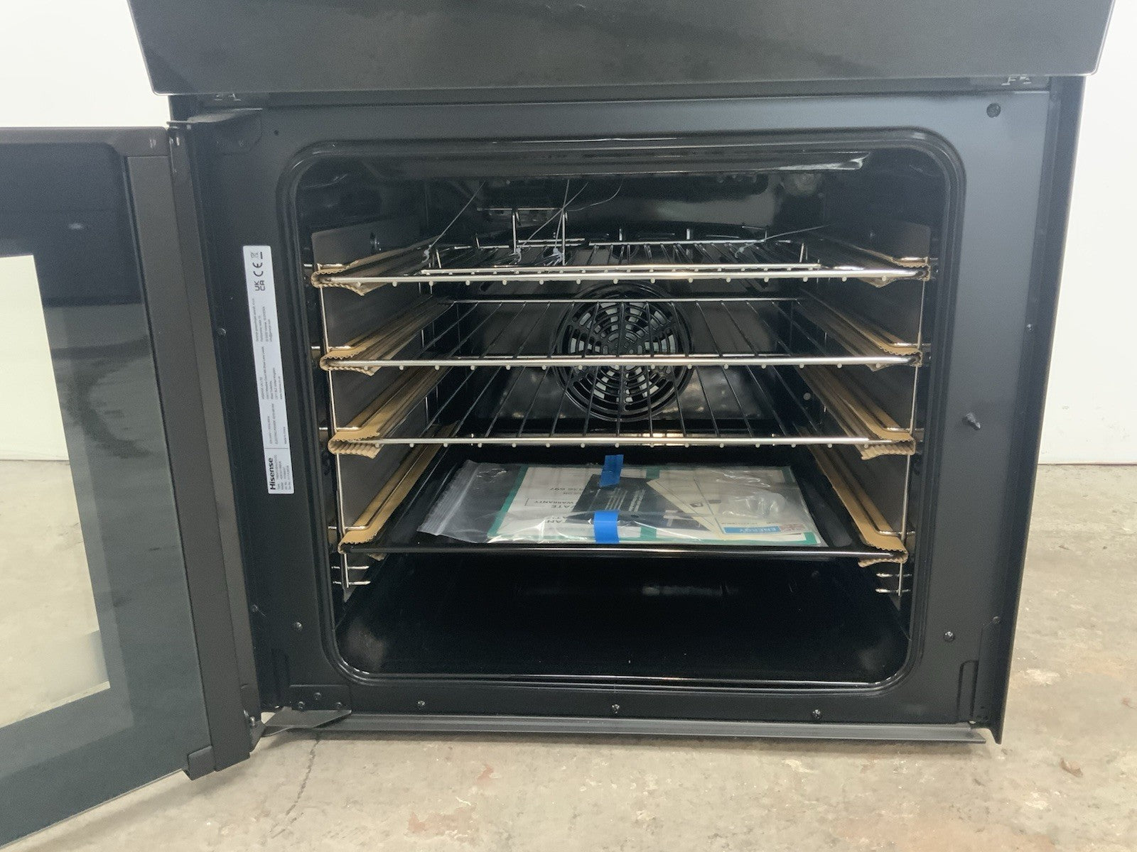 New Graded Hisense HDE3211BBUK Double Oven Electric Cooker with Ceramic Hob  K48