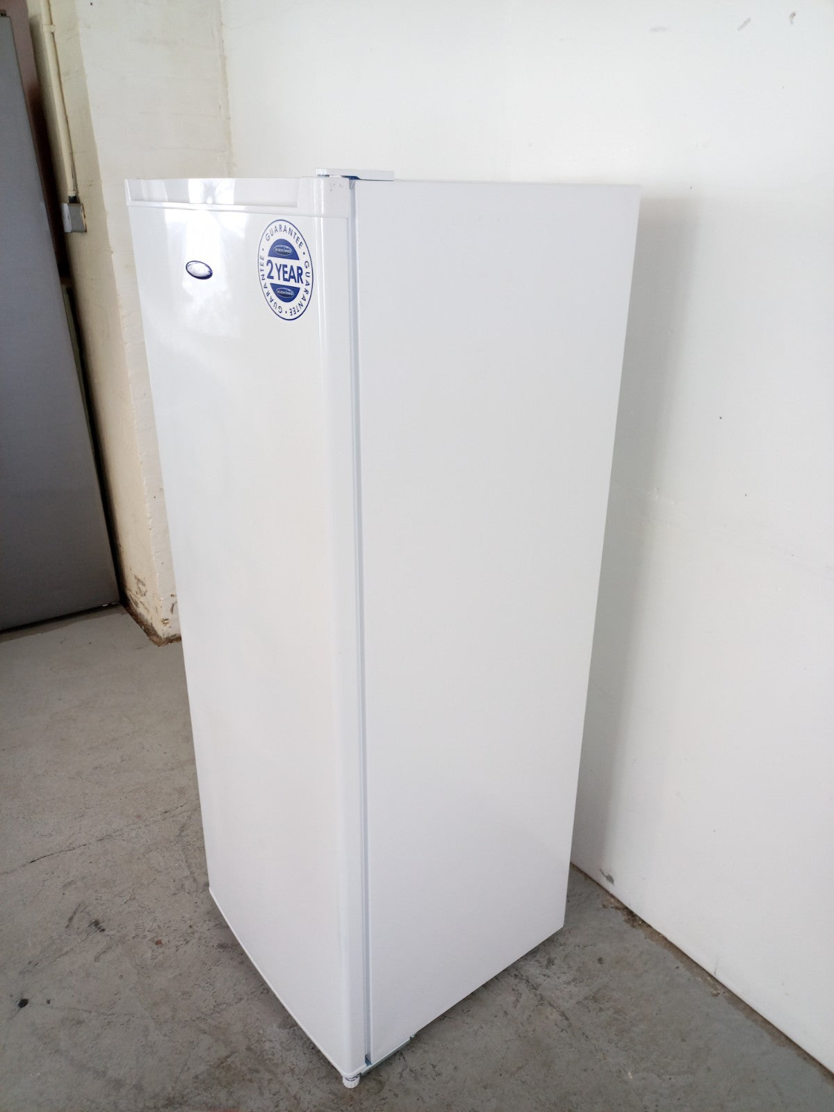 New Graded Iceking RL254EW Tall  242 ltr Larder FrIdge RRP £299 - E6