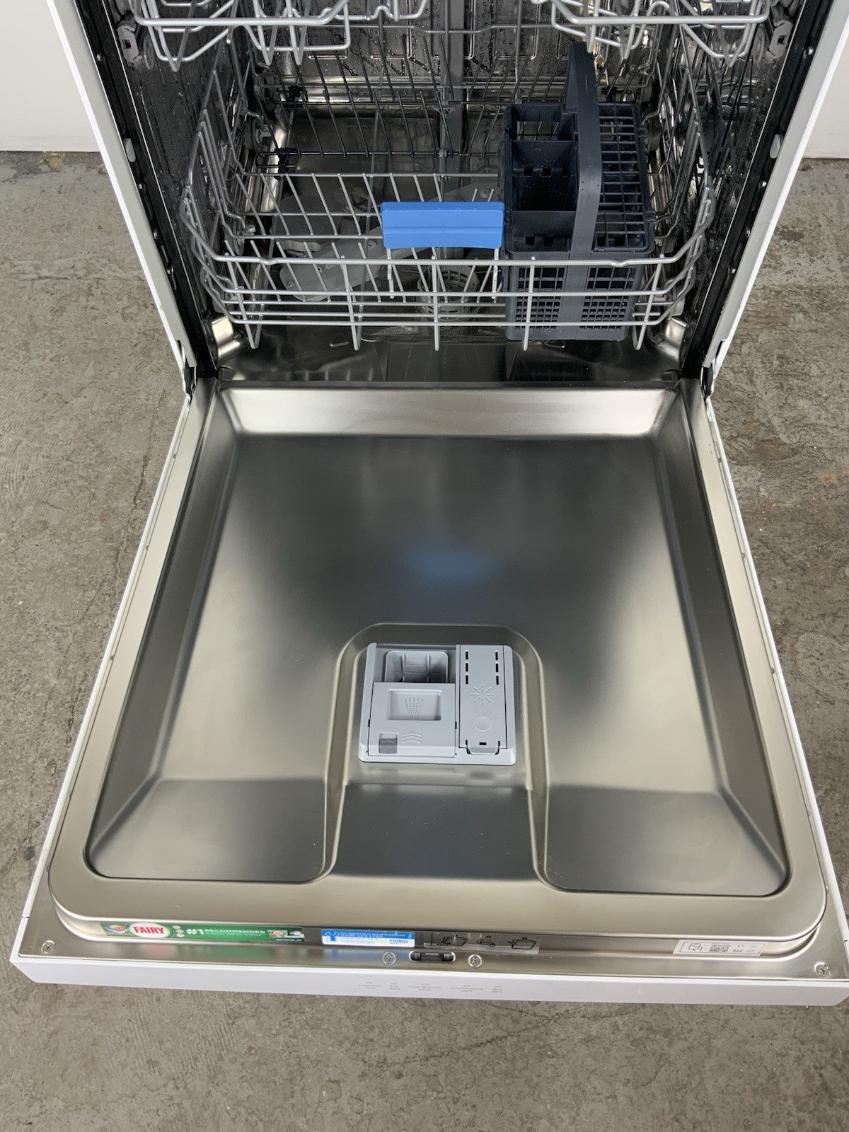 New Graded White BEKO BDFN15420W Pro HygieneIntense  Full-size Dishwasher F48