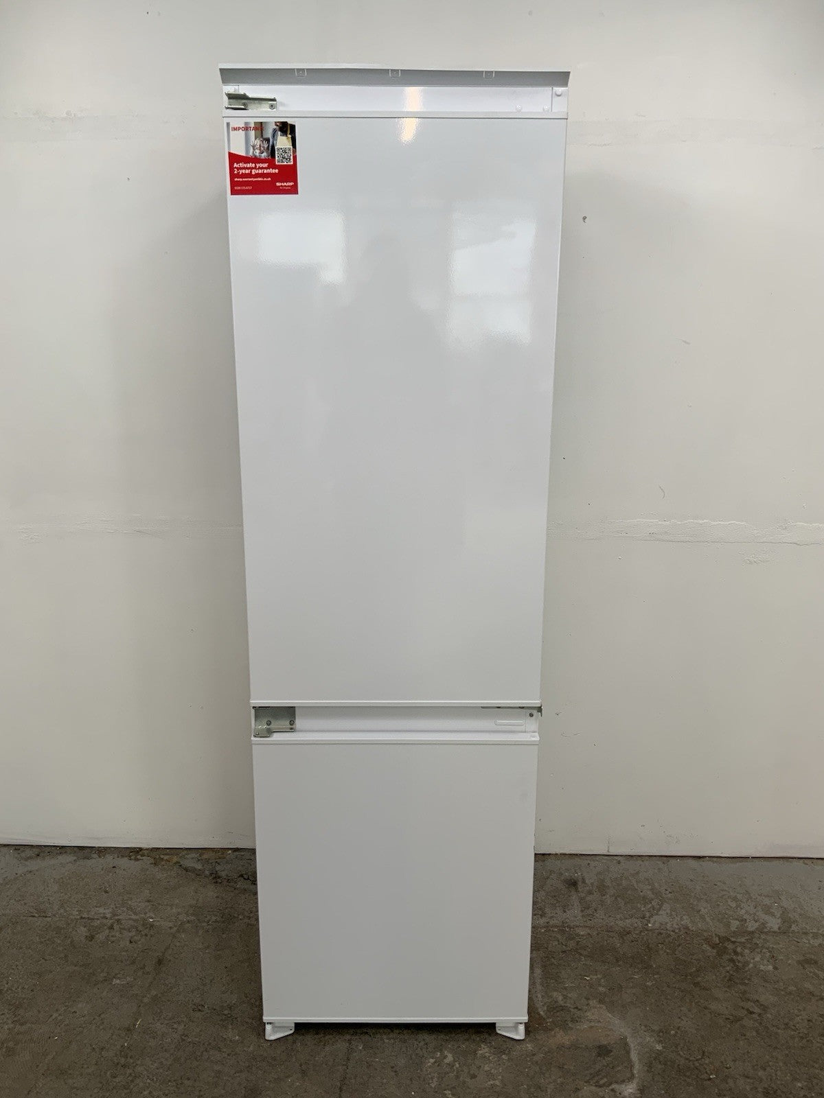 New Graded SHARP SJ-BE250M1XS-EN Integrated 70/30 Fridge Freezer RRP£379 R32
