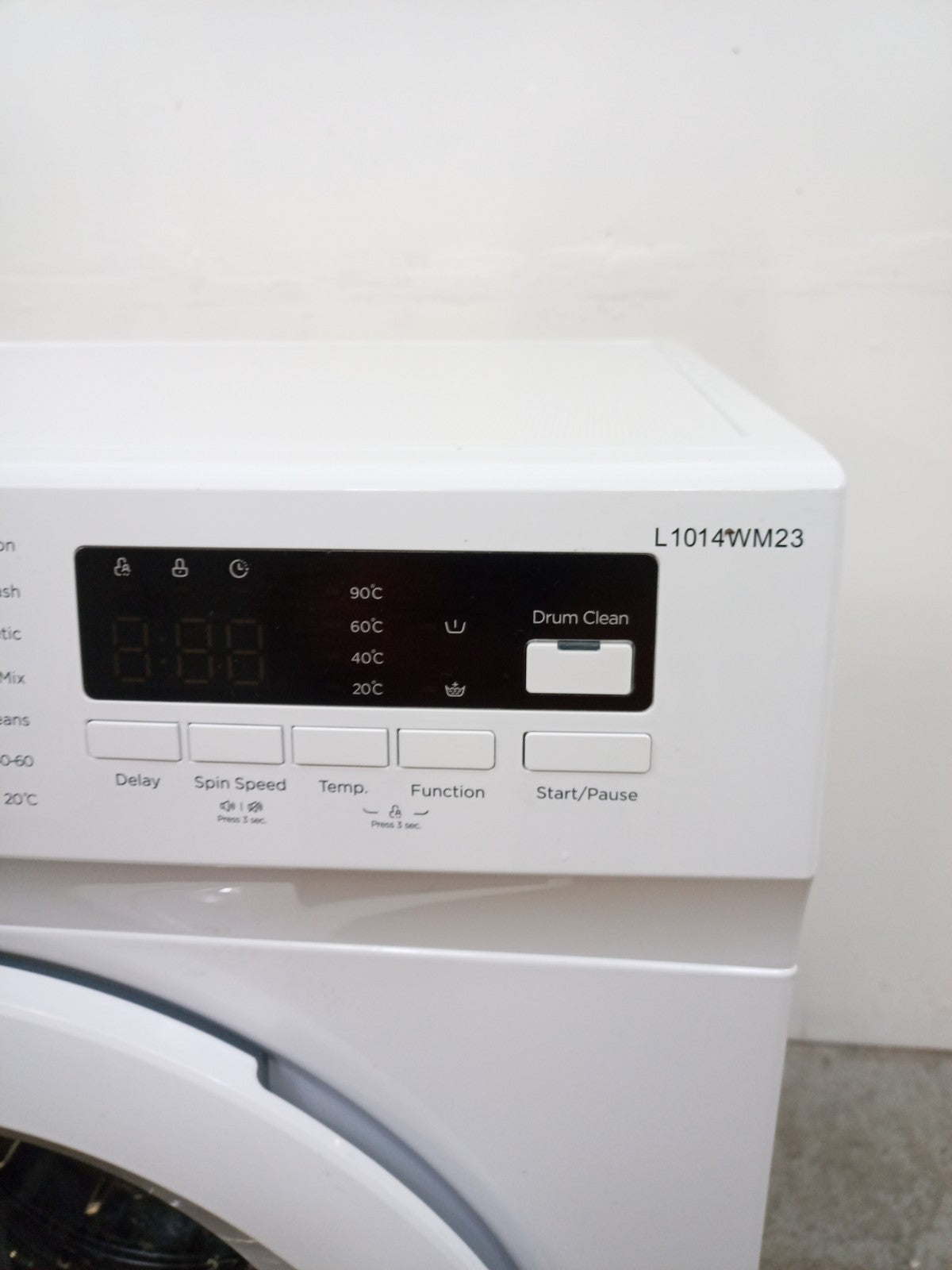 New Graded Logik L1014WM23 10kg Washing Machine 1400 Spin RRP£299 C9