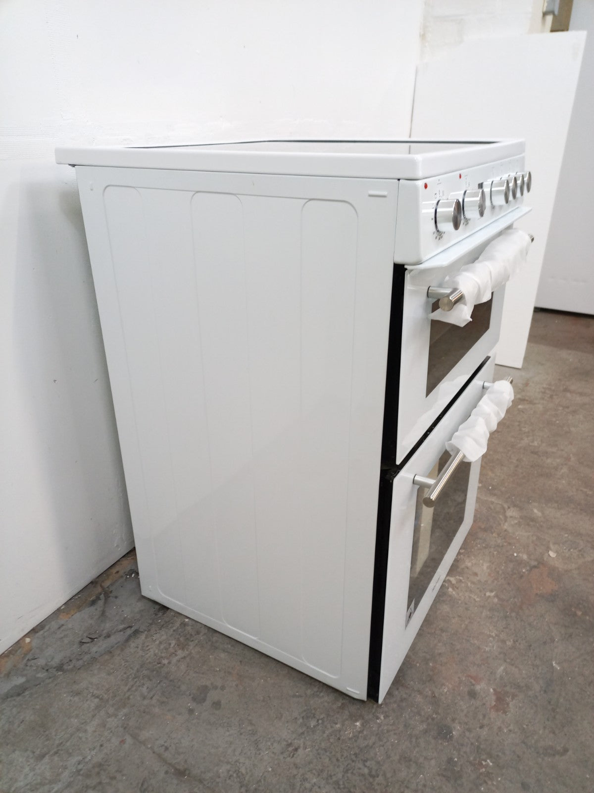 New Graded Hisense HDE3211BWUK 60cm Double Electric Cooker-White RRP£399 N81