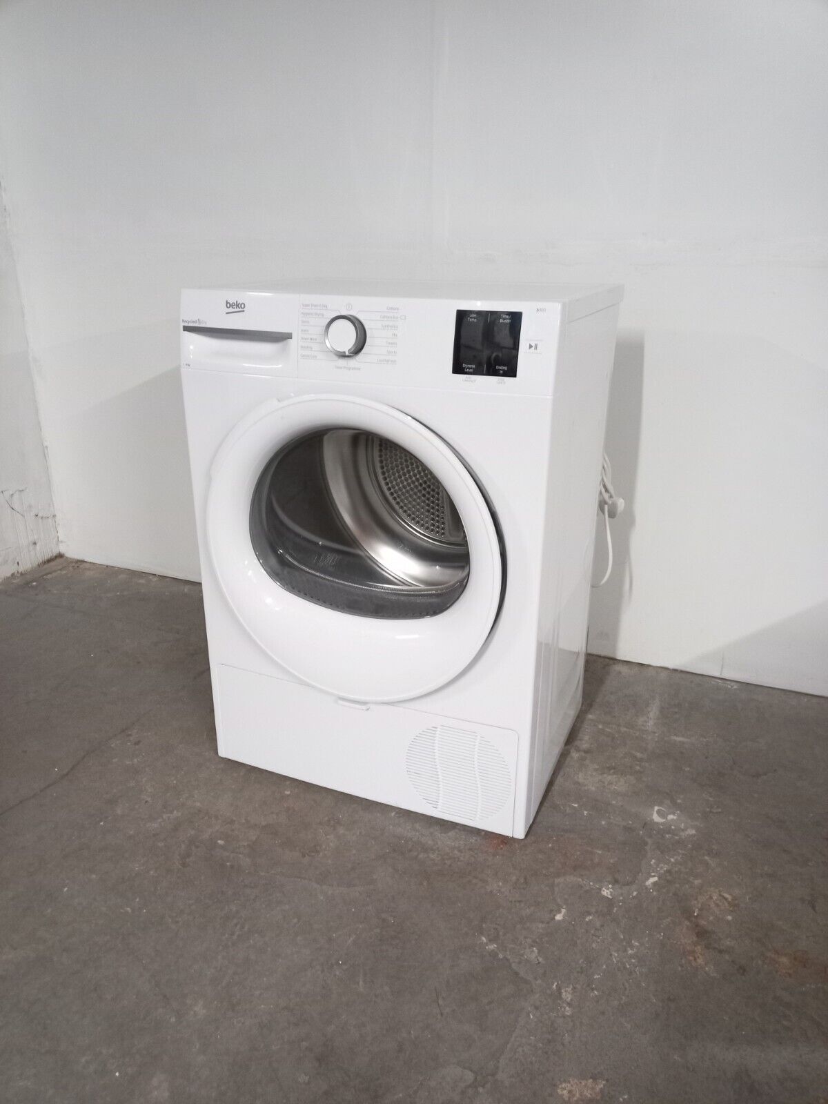 New Graded  Beko BM3T3822W 8kg Heat Pump Tumble Dryer RRP£349 X43