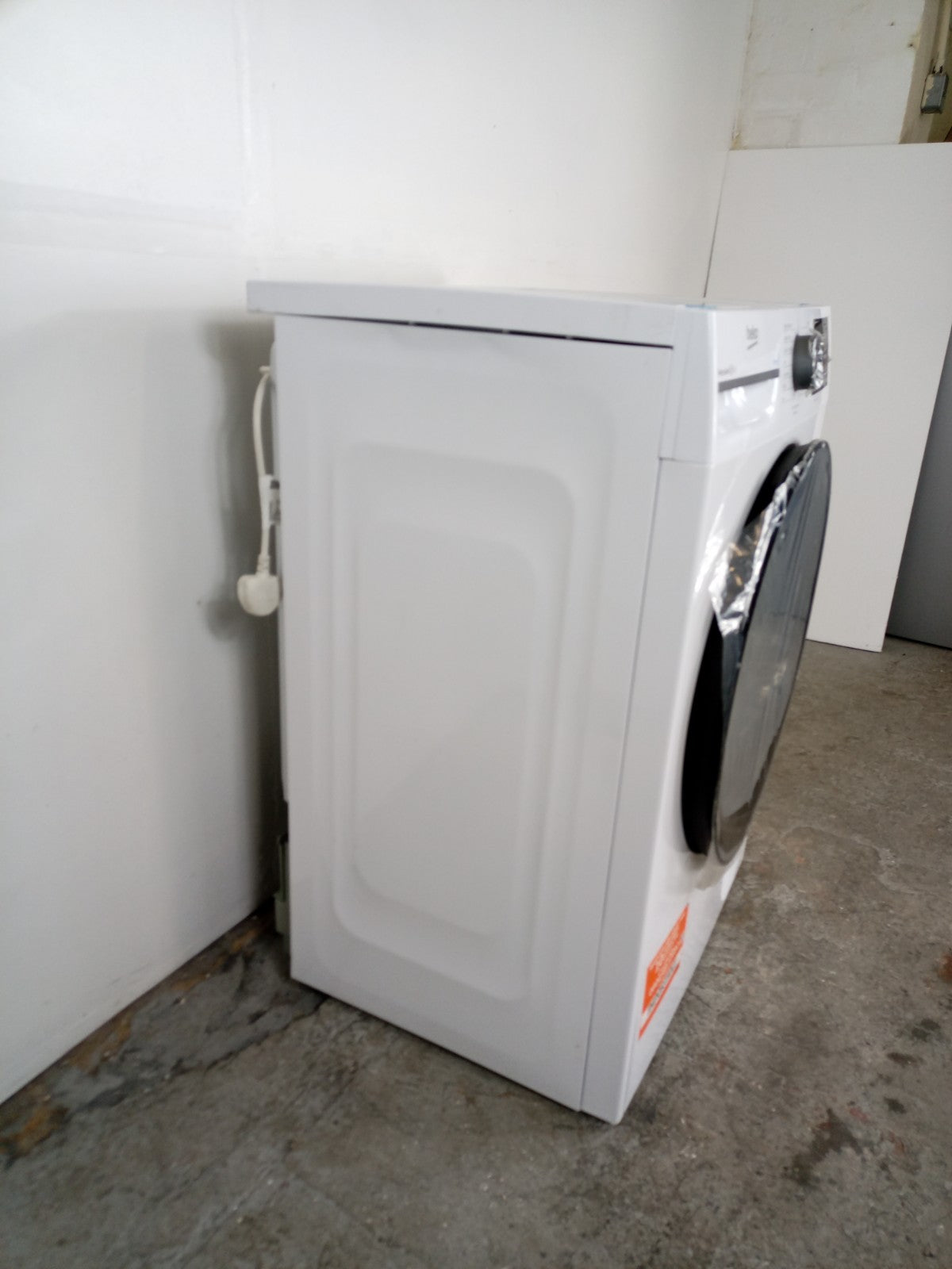 New Graded Beko Pro BM3T3833W 8Kg Heat Pump Tumble Dryer  White A++ Rated P38