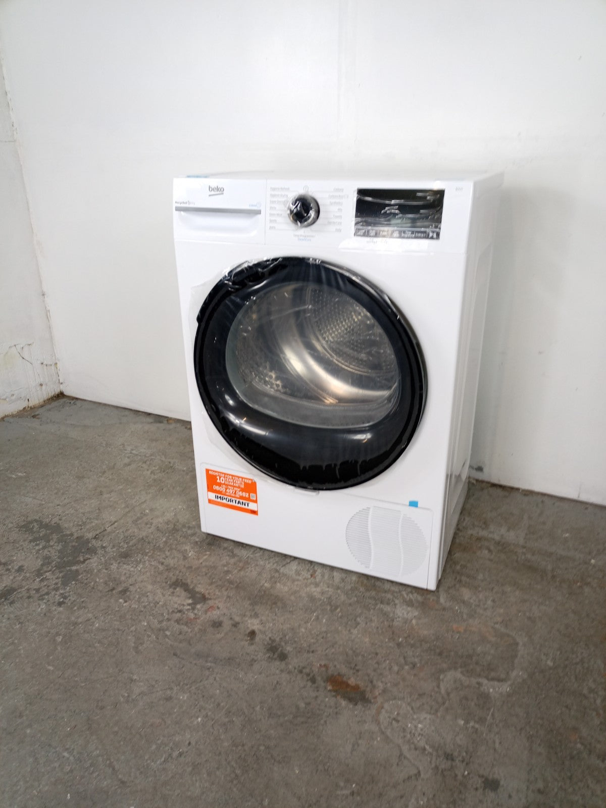 New Graded Beko Pro BM3T3833W 8Kg Heat Pump Tumble Dryer  White A++ Rated P38