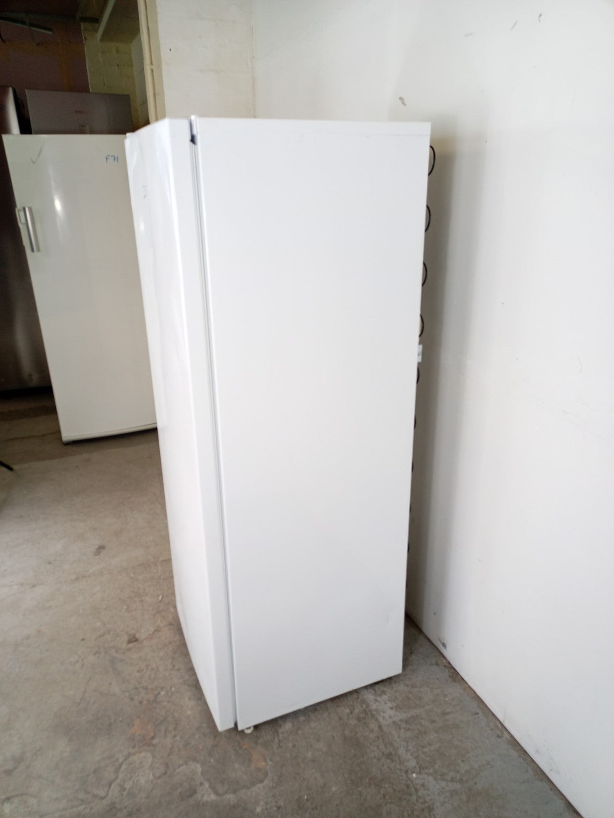 New Graded White Beko FFG1545W 177ltr  Tall Freezer Outbuildings RRP£399 V5