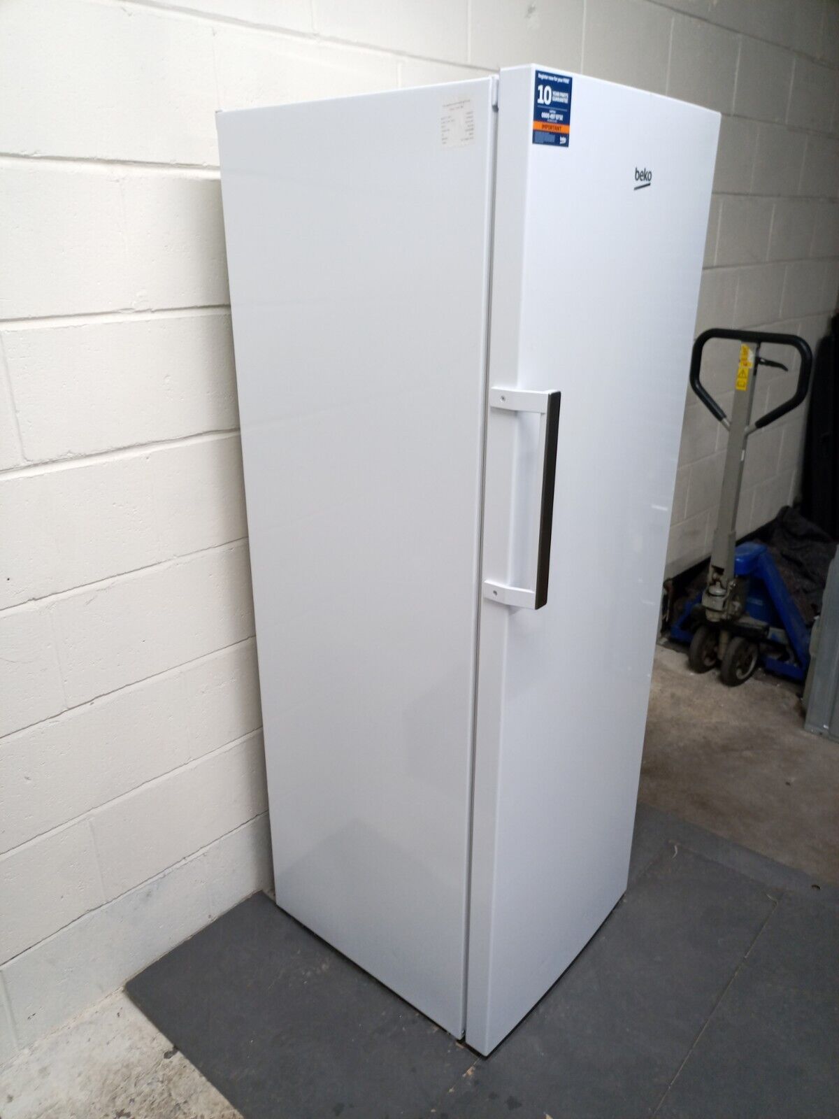 New Graded Beko LSP4671W 367Ltr  Larder Fridge - RRP£499 (F1)