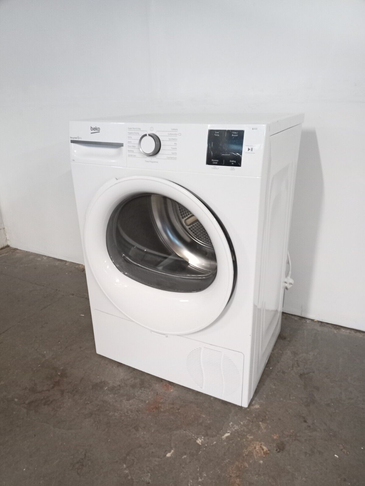 New Graded  Beko BM3T3822W 8kg Heat Pump Tumble Dryer RRP£349 X59