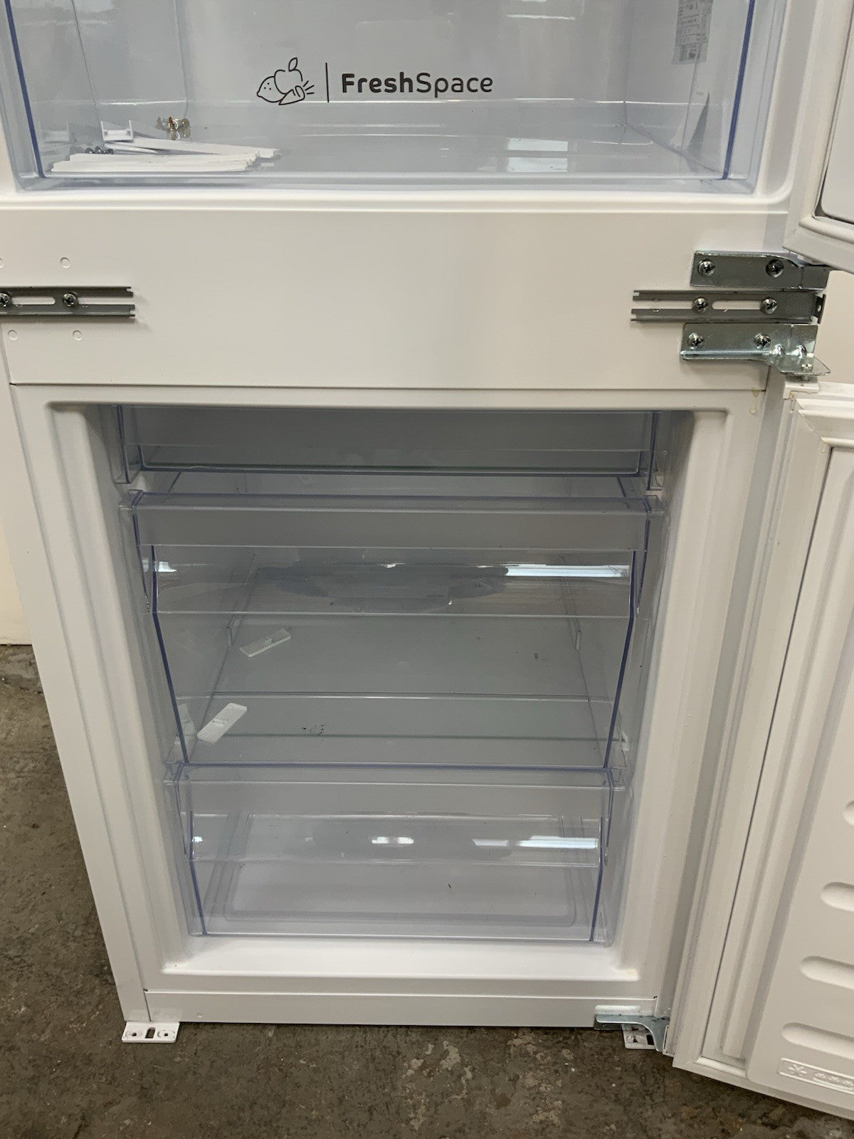 New Graded Indesit Low Frost BI 18A2 D/I UK Integrated 70/30 RRP £389 UK Del R29