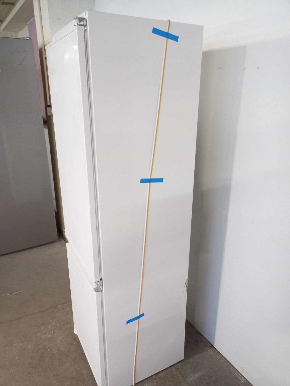 New Graded Bush BIE7030FF Integrated 70/30 Fridge Freezer RRP£399- White G4
