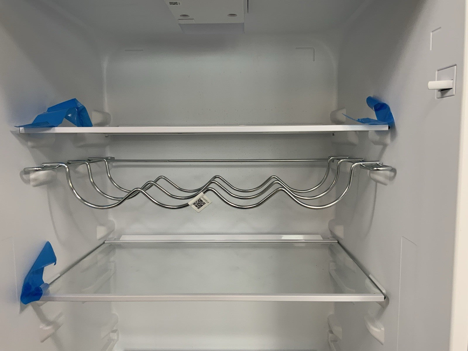 New Graded SHARP SJ-BE250M1XS-EN Integrated 70/30 Fridge Freezer RRP£379 R32