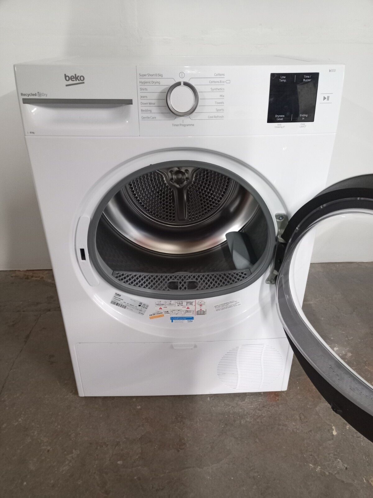 New Graded  Beko BM3T3822W 8kg Heat Pump Tumble Dryer RRP£349 X43