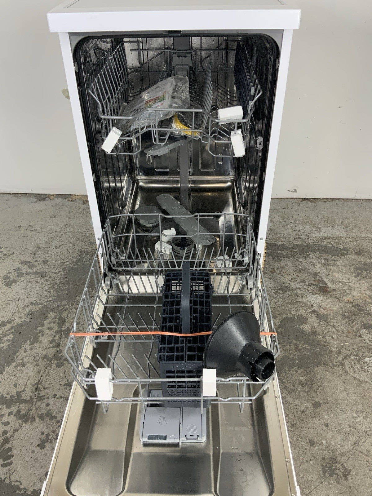 New Graded White  Beko DVS04X20W Slimline Dishwasher RRP£299- F22