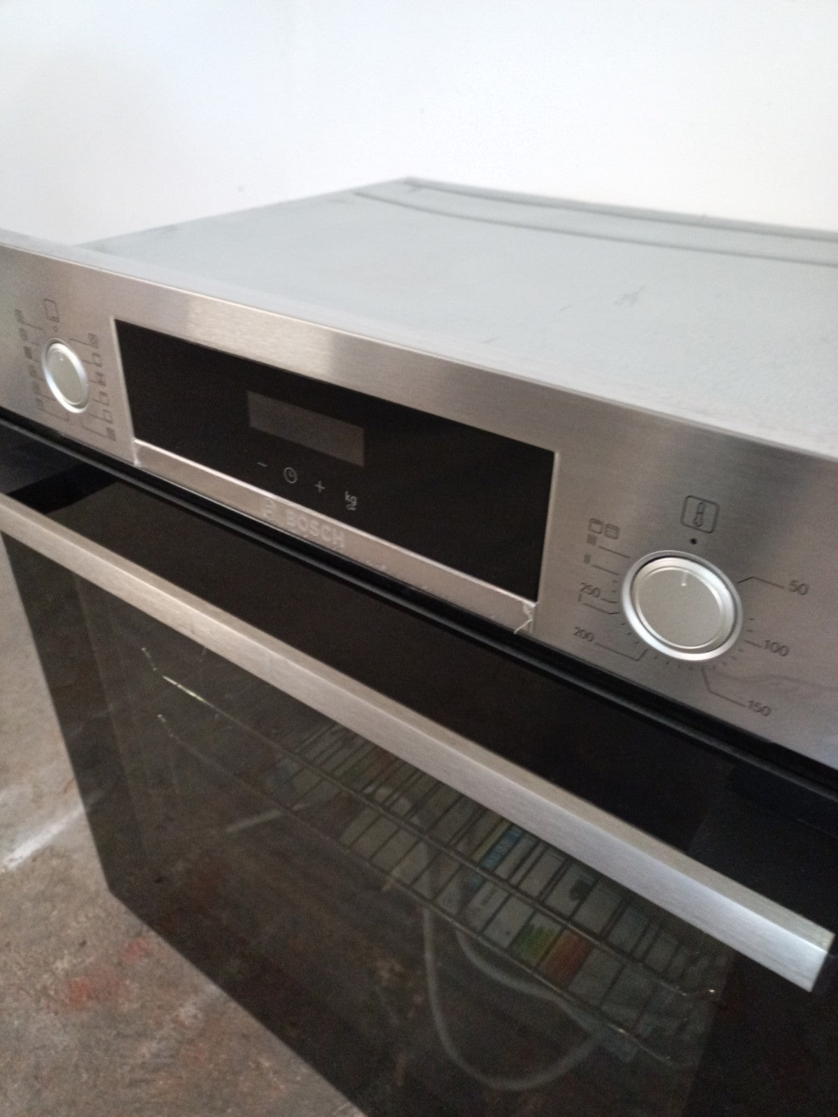 New Graded Bosch HGA574BS3B 60cm Built In Single Oven  RRP£599 T28