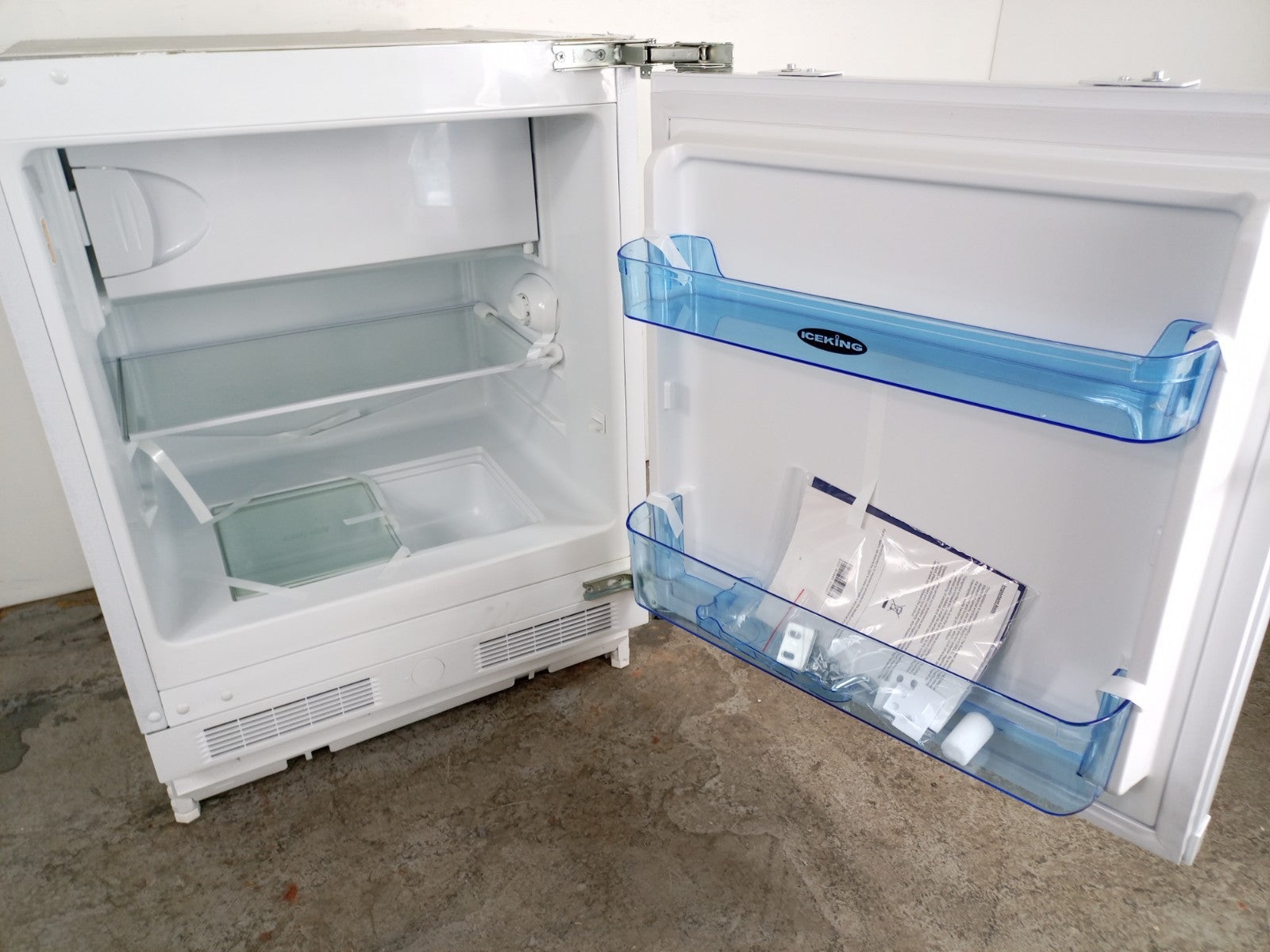New Graded Iceking BU210EW  Integrated Undercounter Fridge Icebox RRP£339 P17